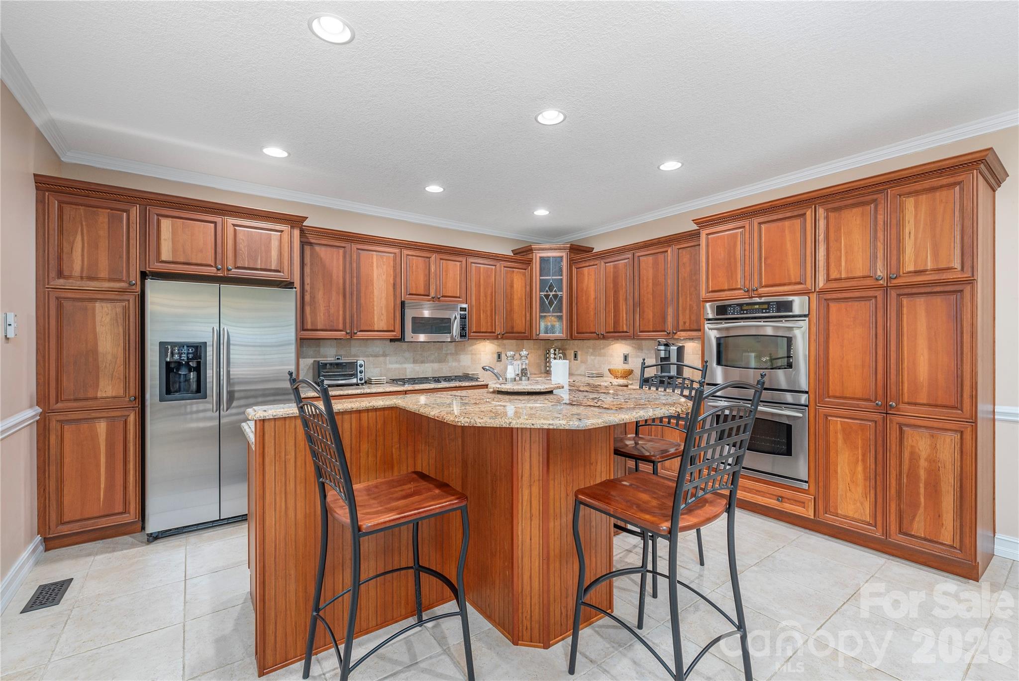 main property photo 13