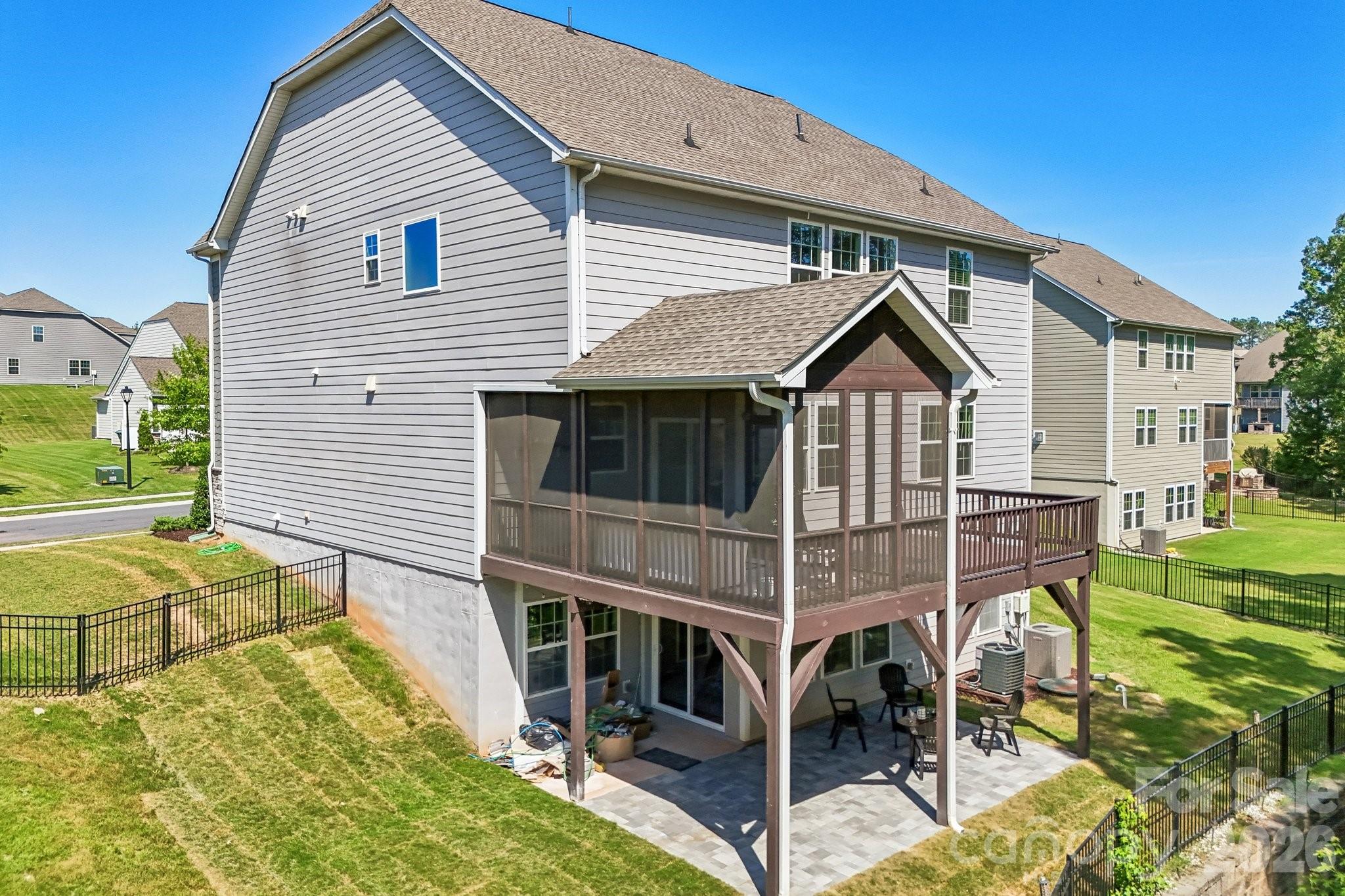 main property photo 45