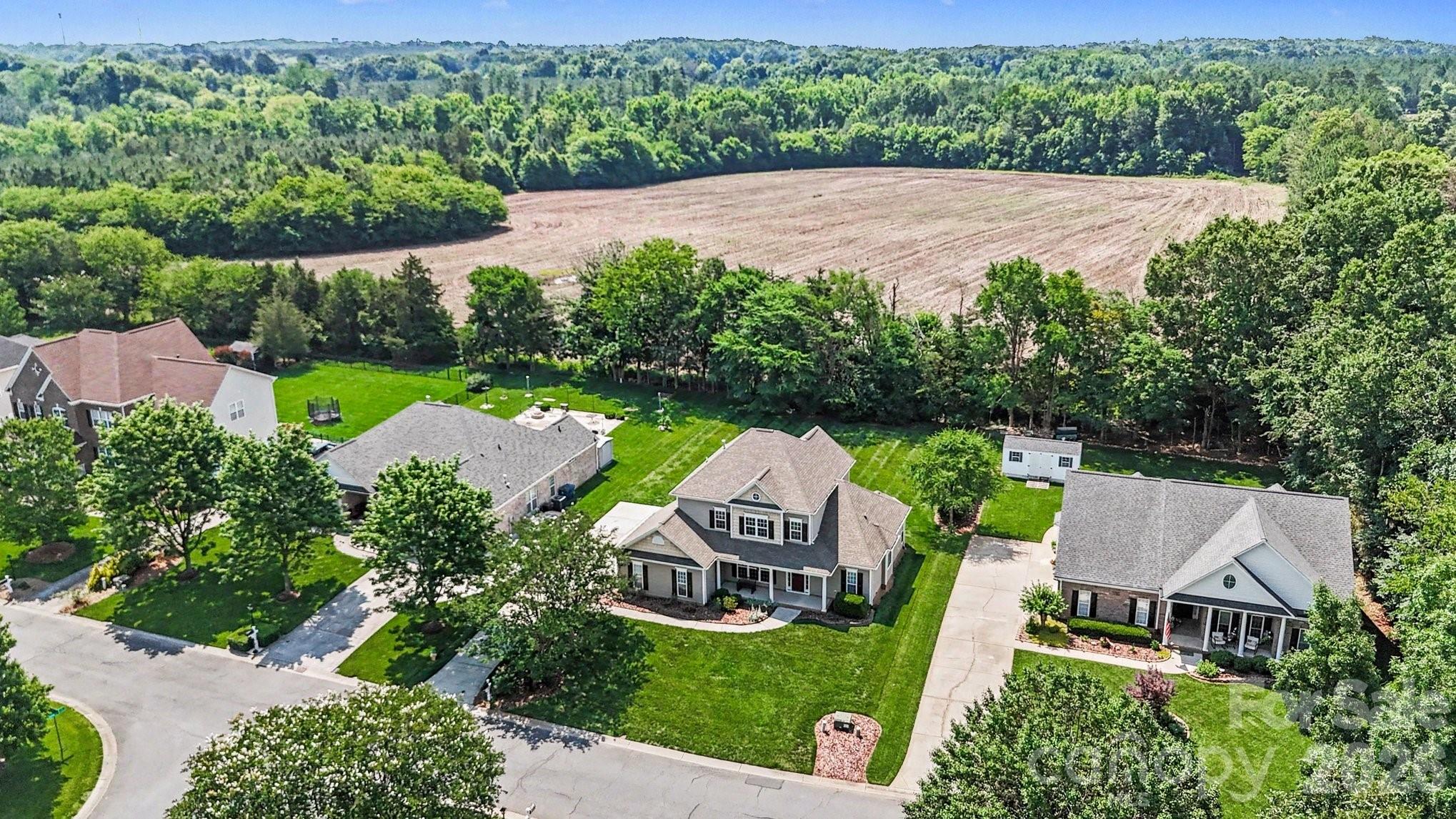 main property photo 10