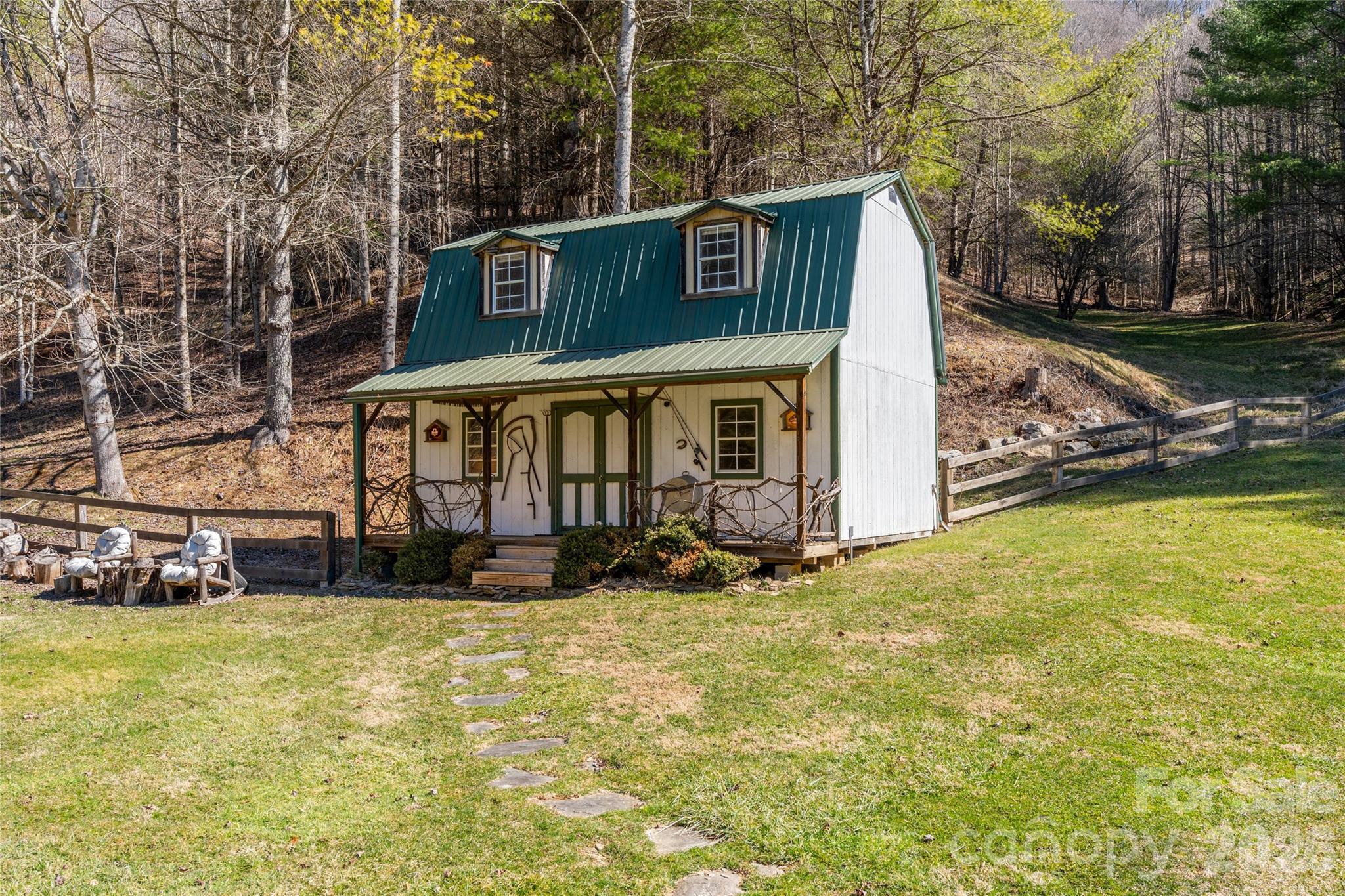 main property photo 13