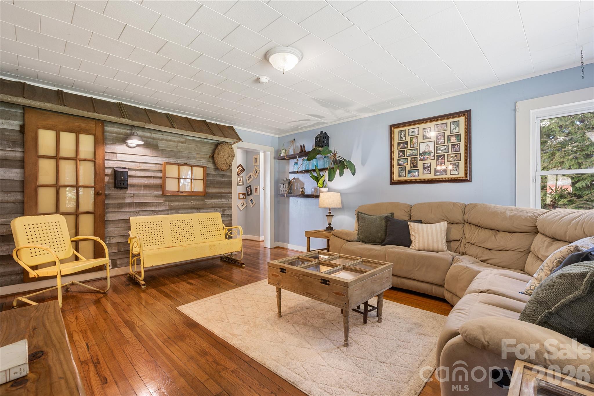 main property photo 40