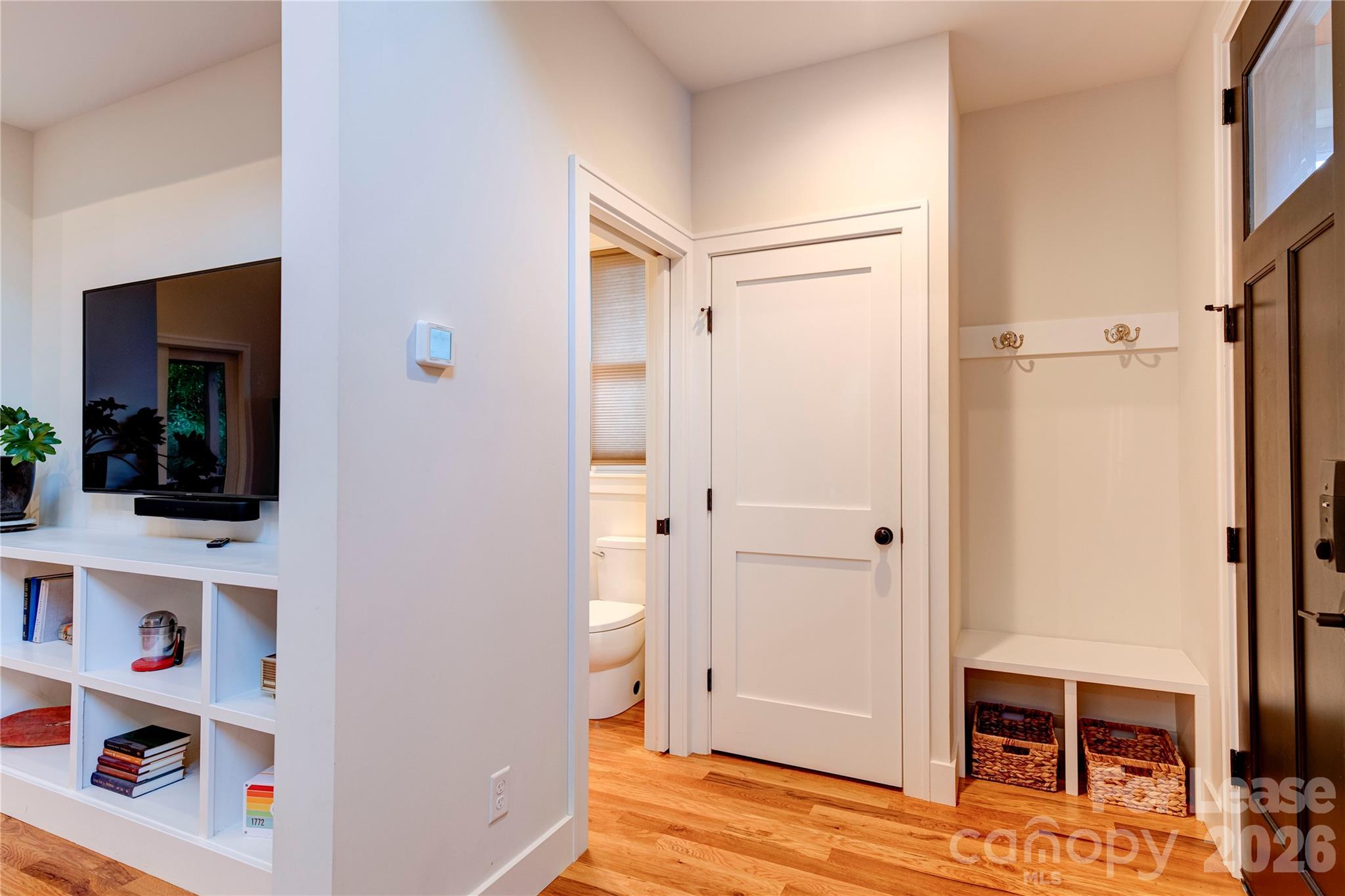 main property photo 8