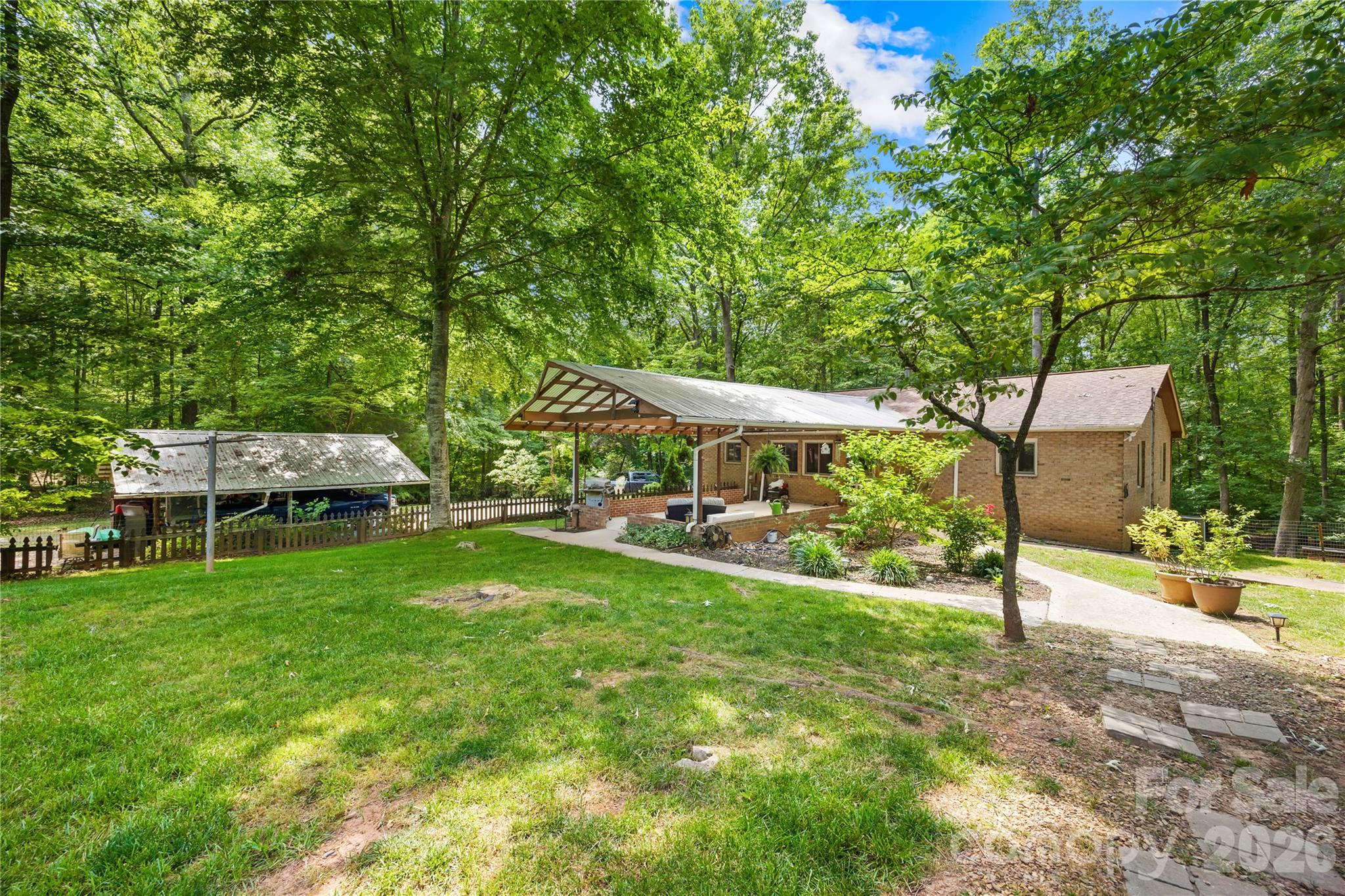 main property photo 31