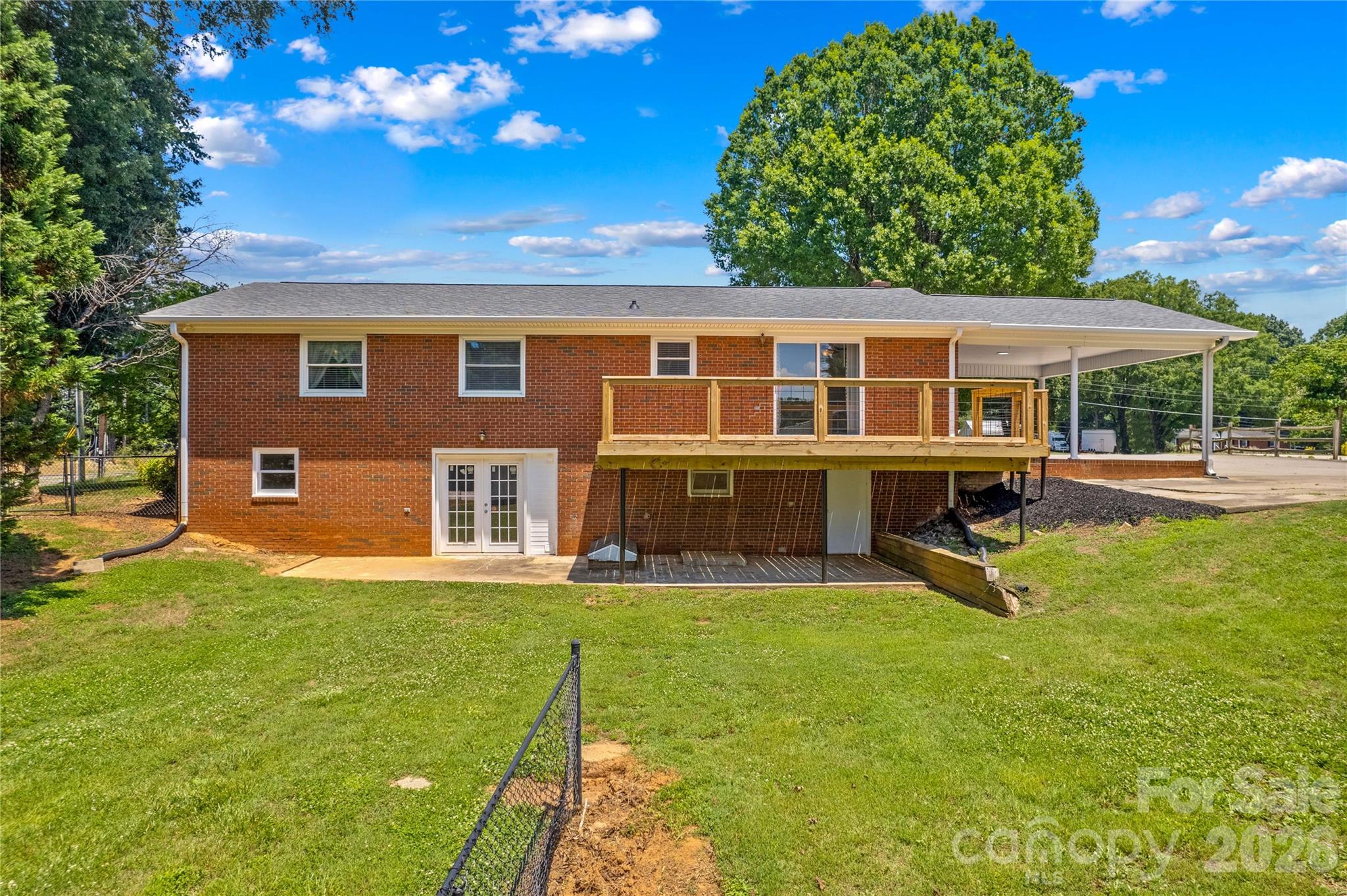 main property photo 40
