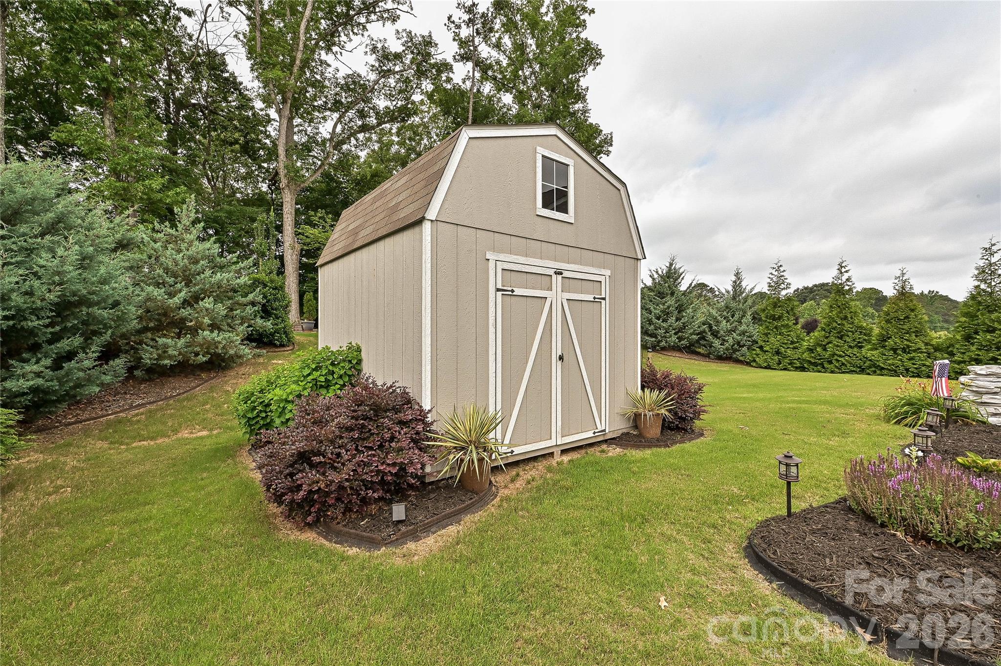 main property photo 32