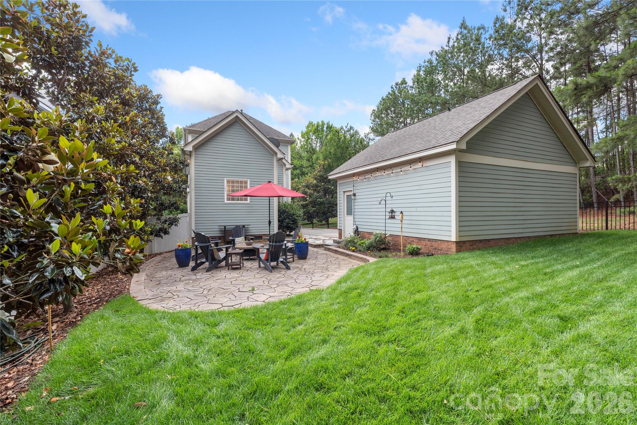 main property photo 40