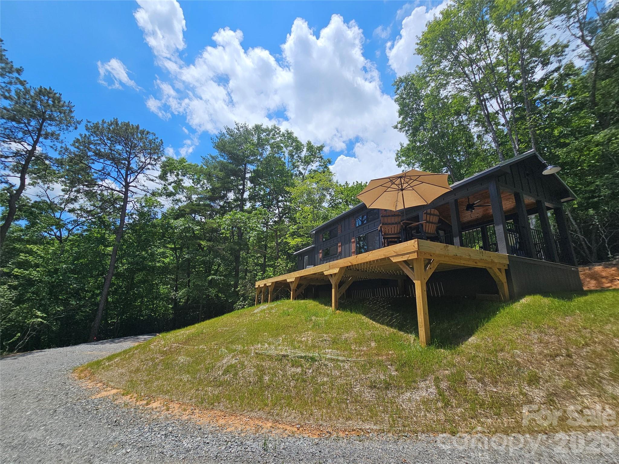 main property photo 28