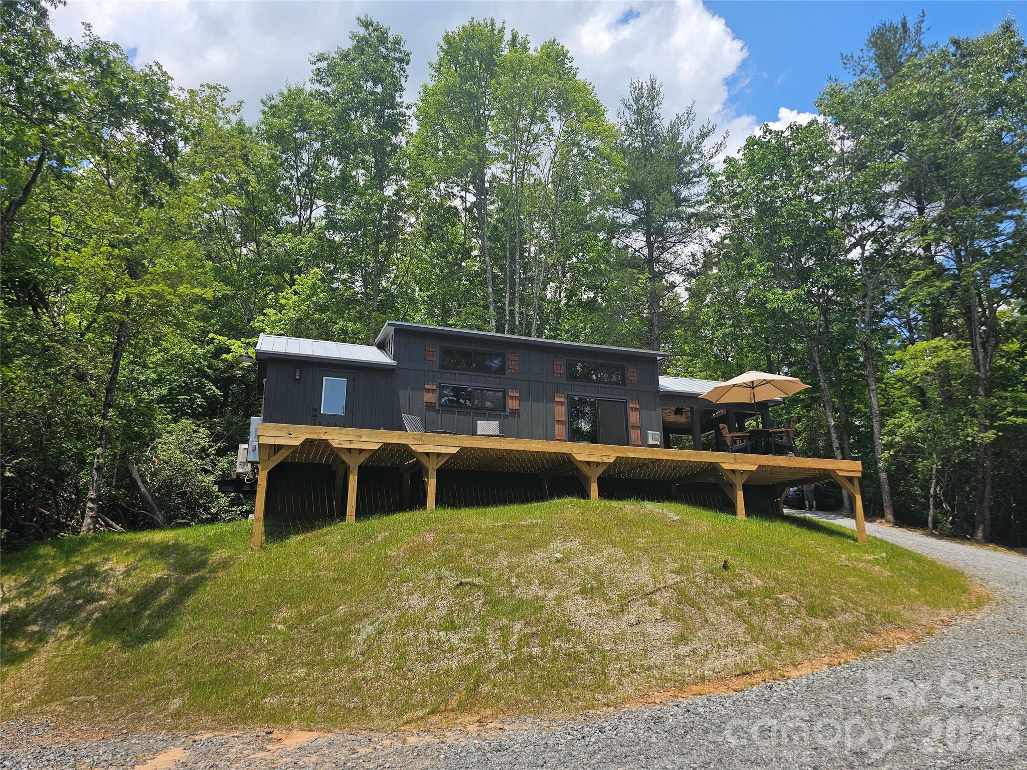 main property photo 8