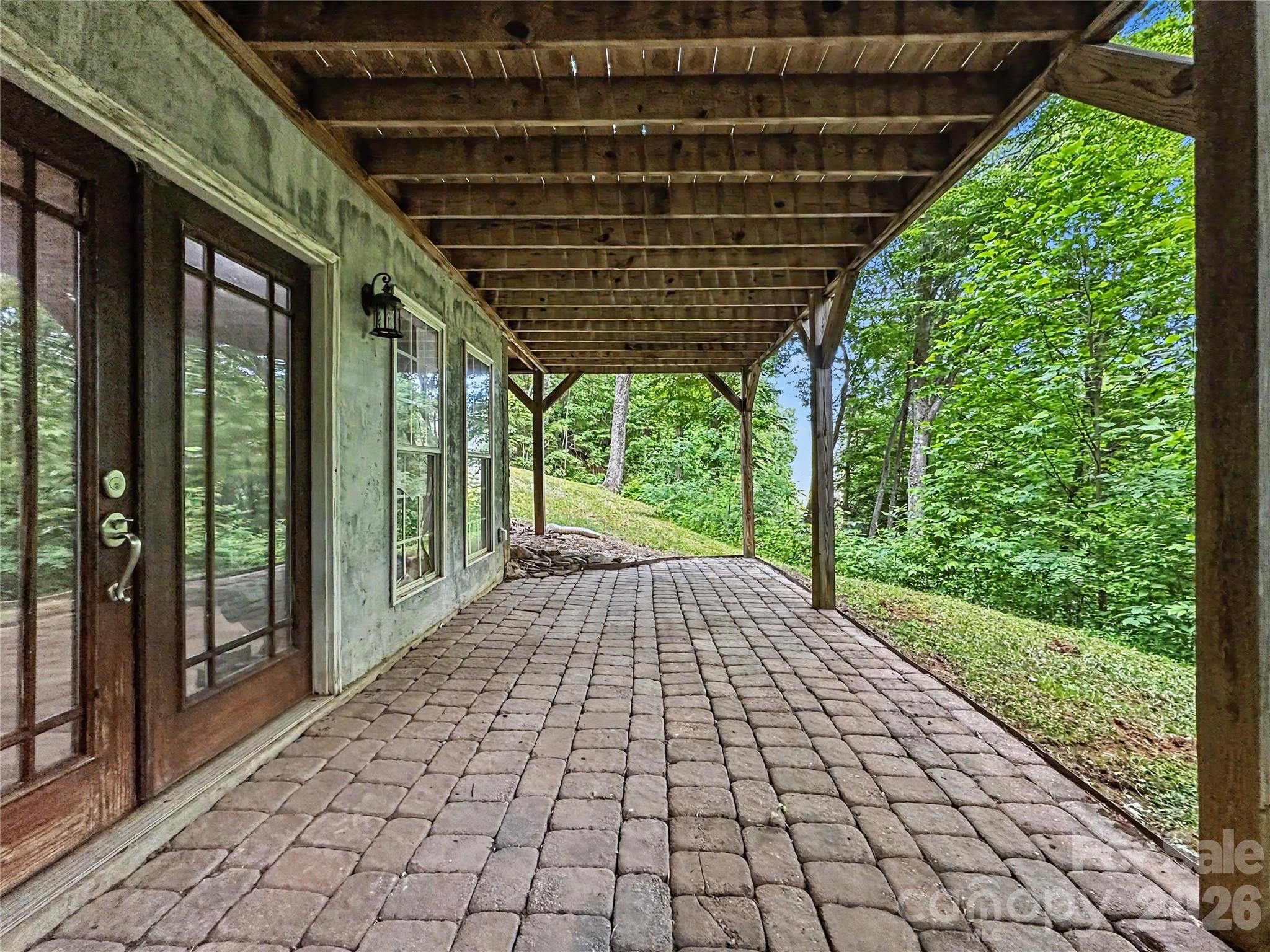 main property photo 33