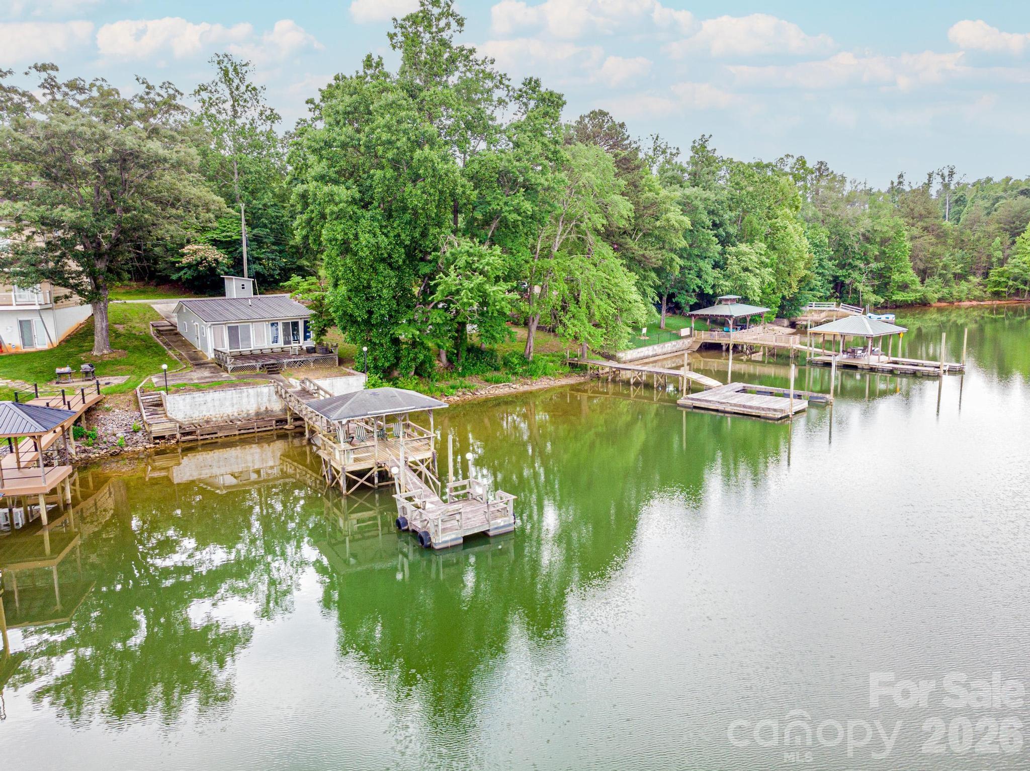 main property photo 40