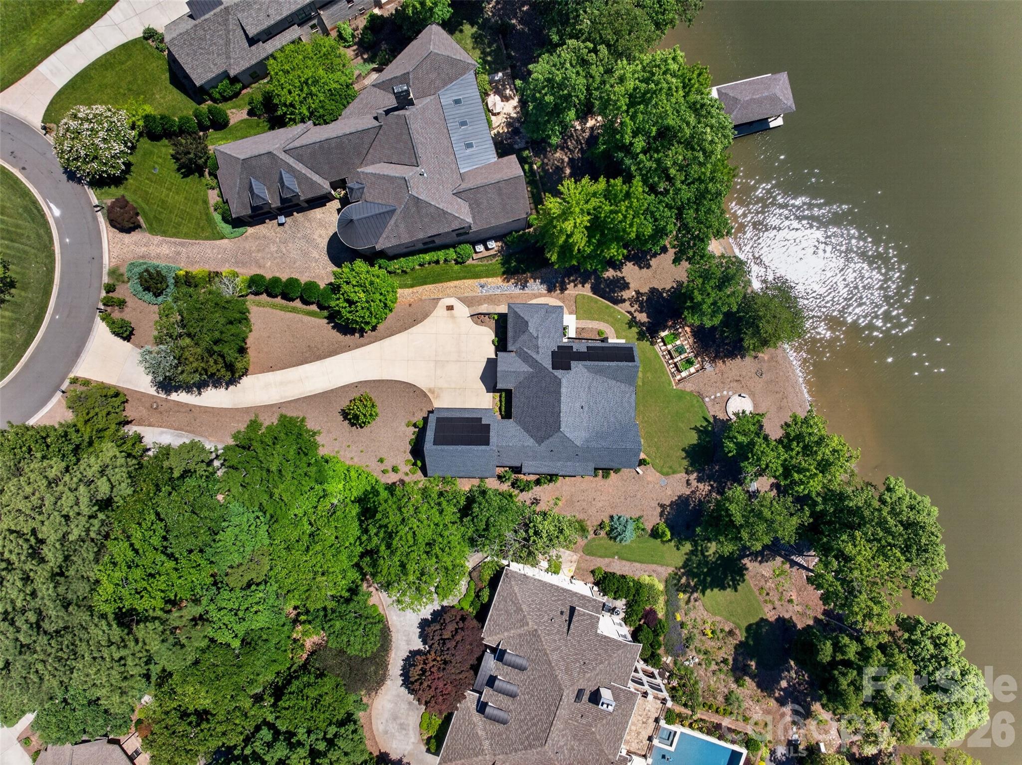 main property photo 45