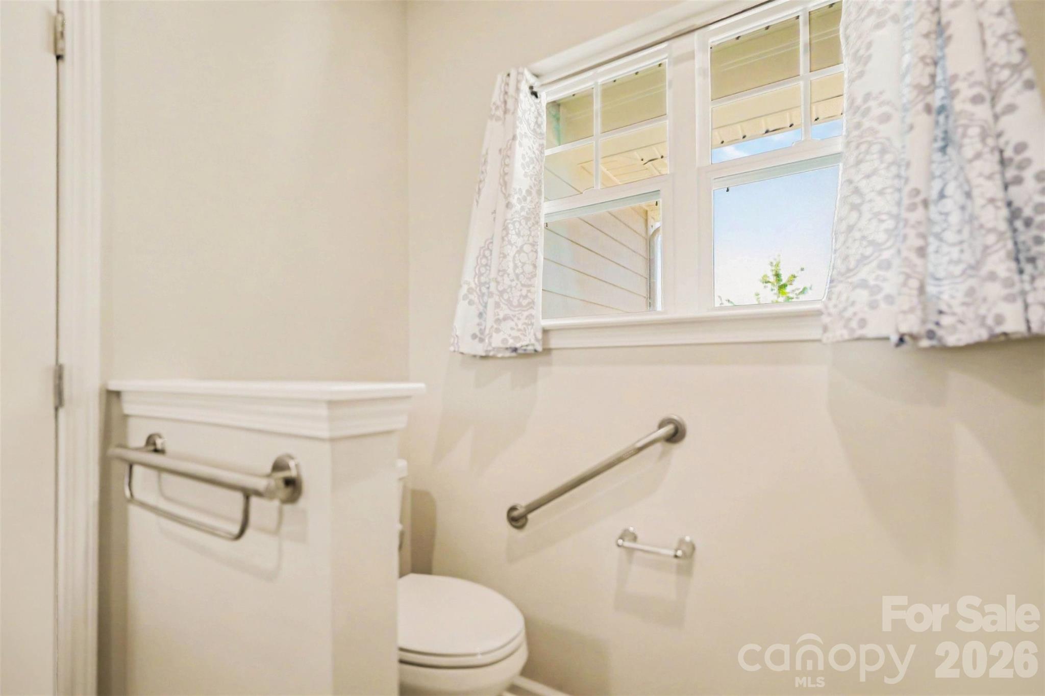main property photo 28