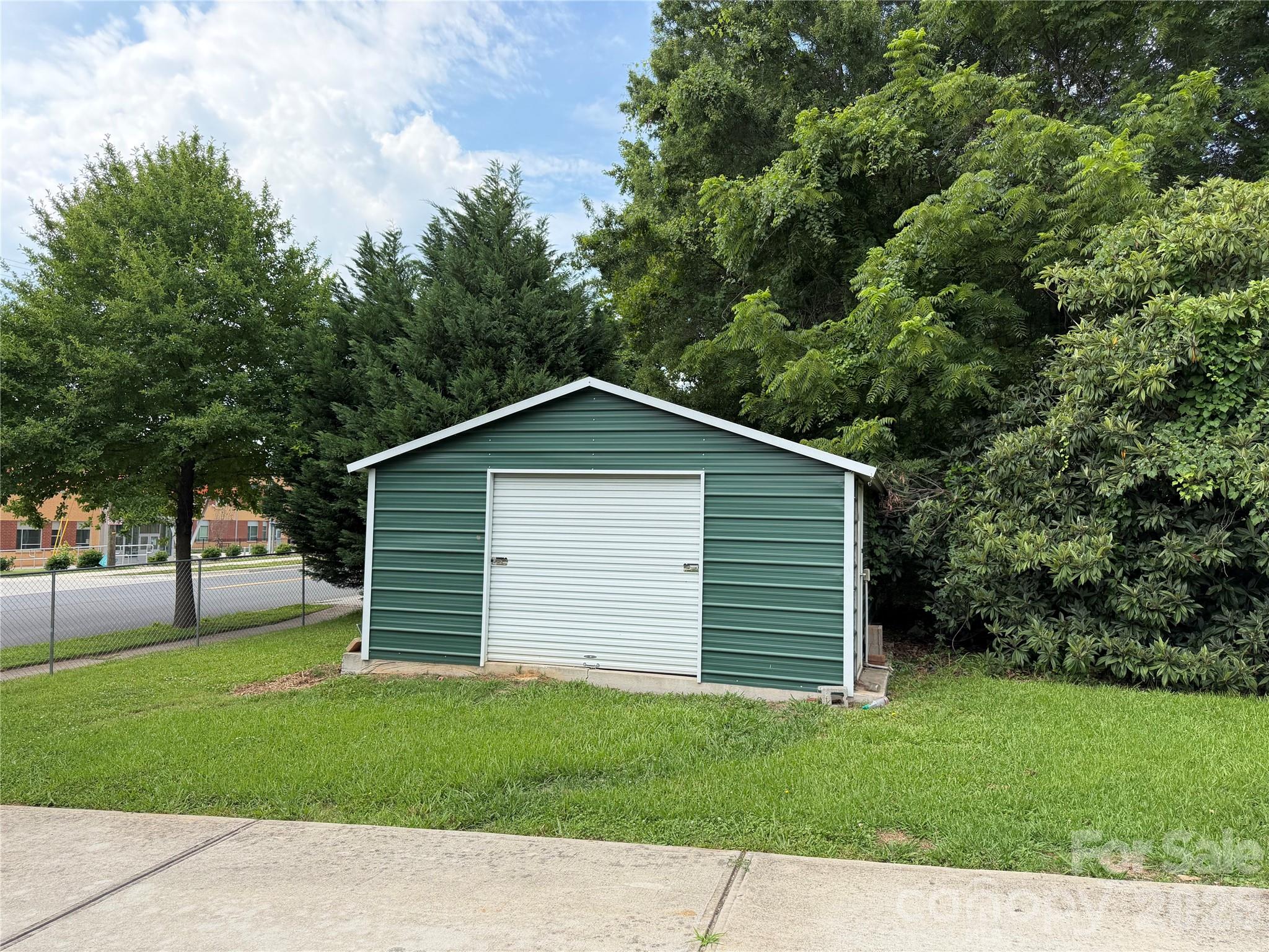 main property photo 25