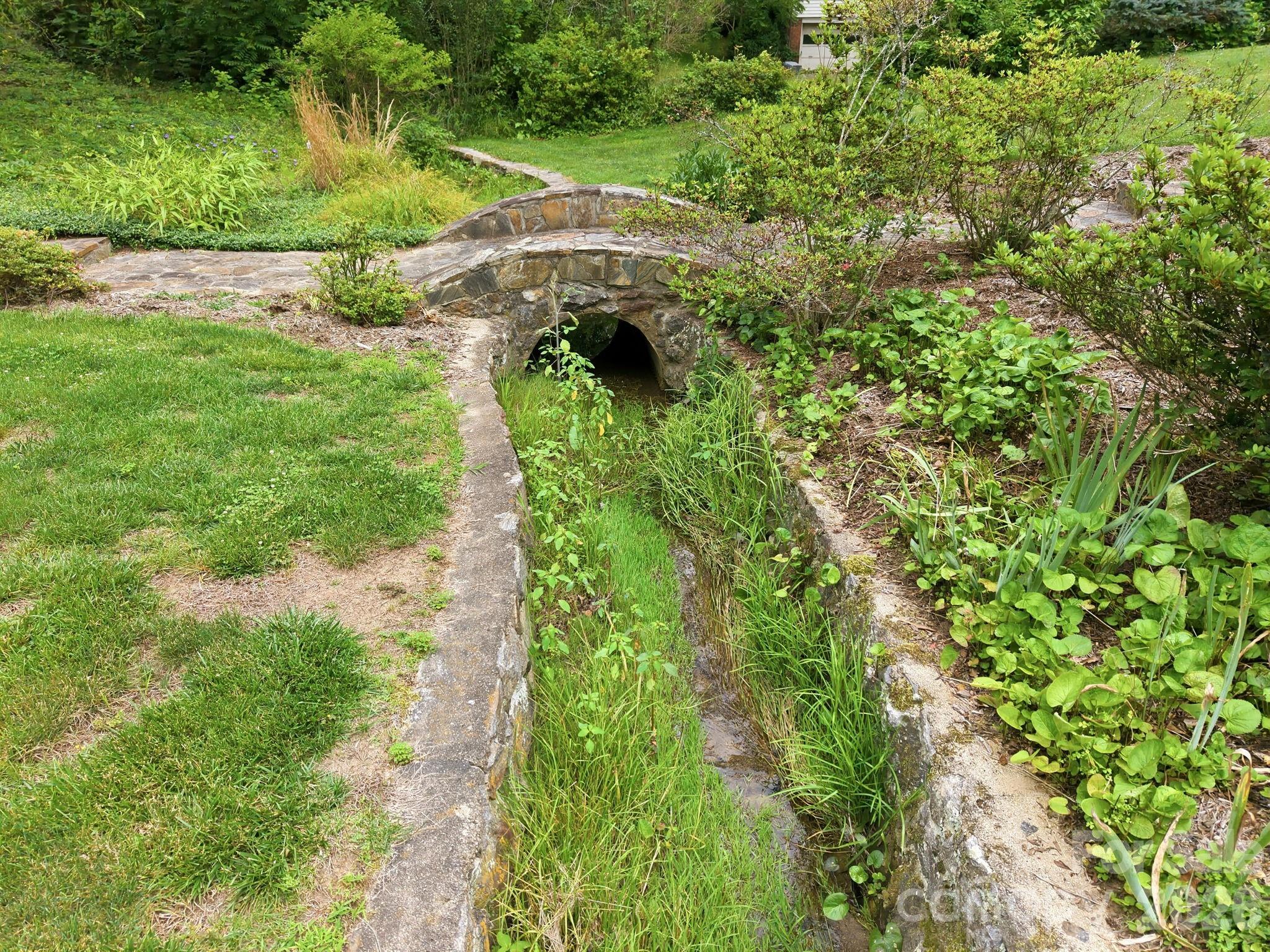 main property photo 41