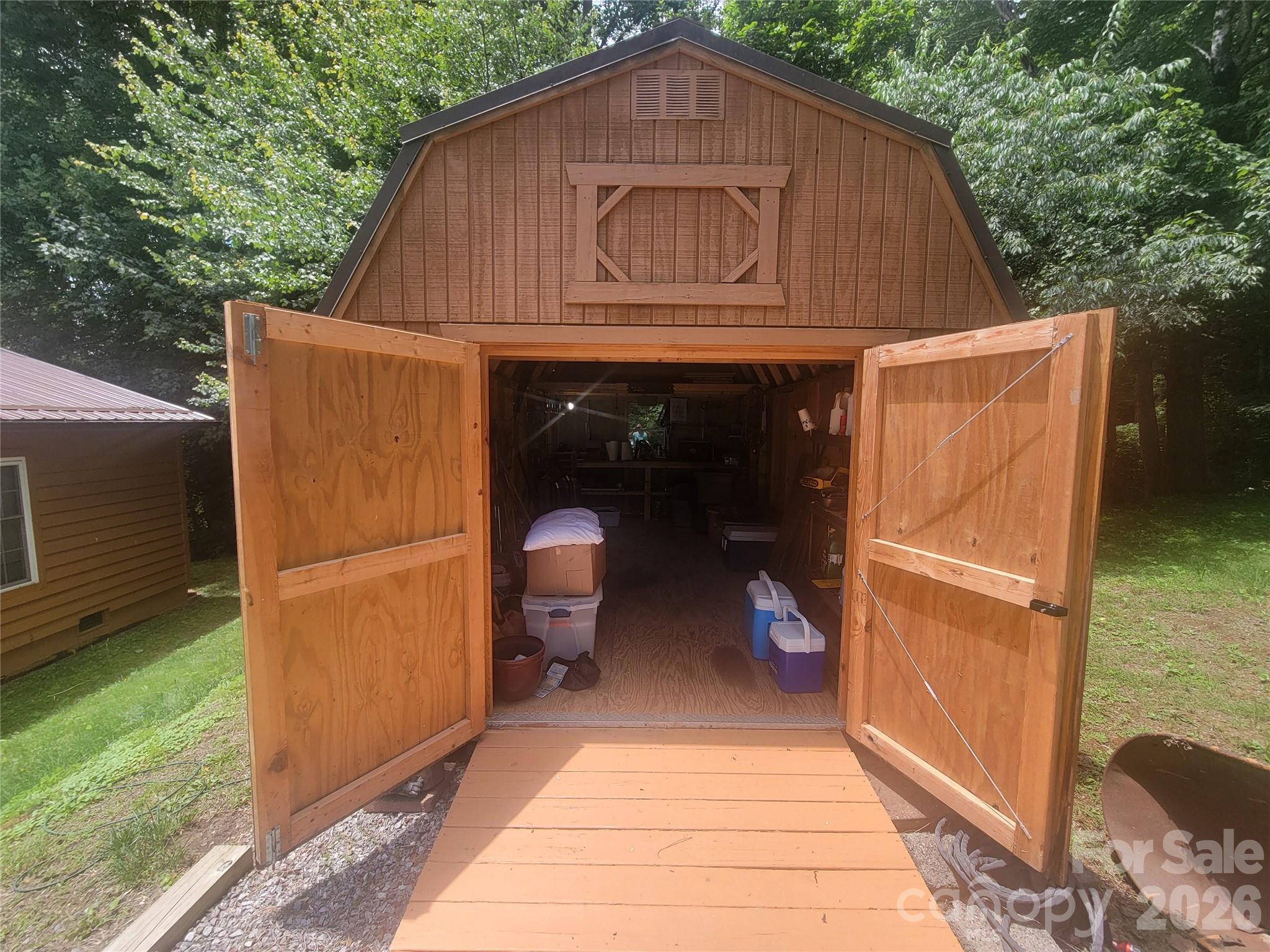 main property photo 29