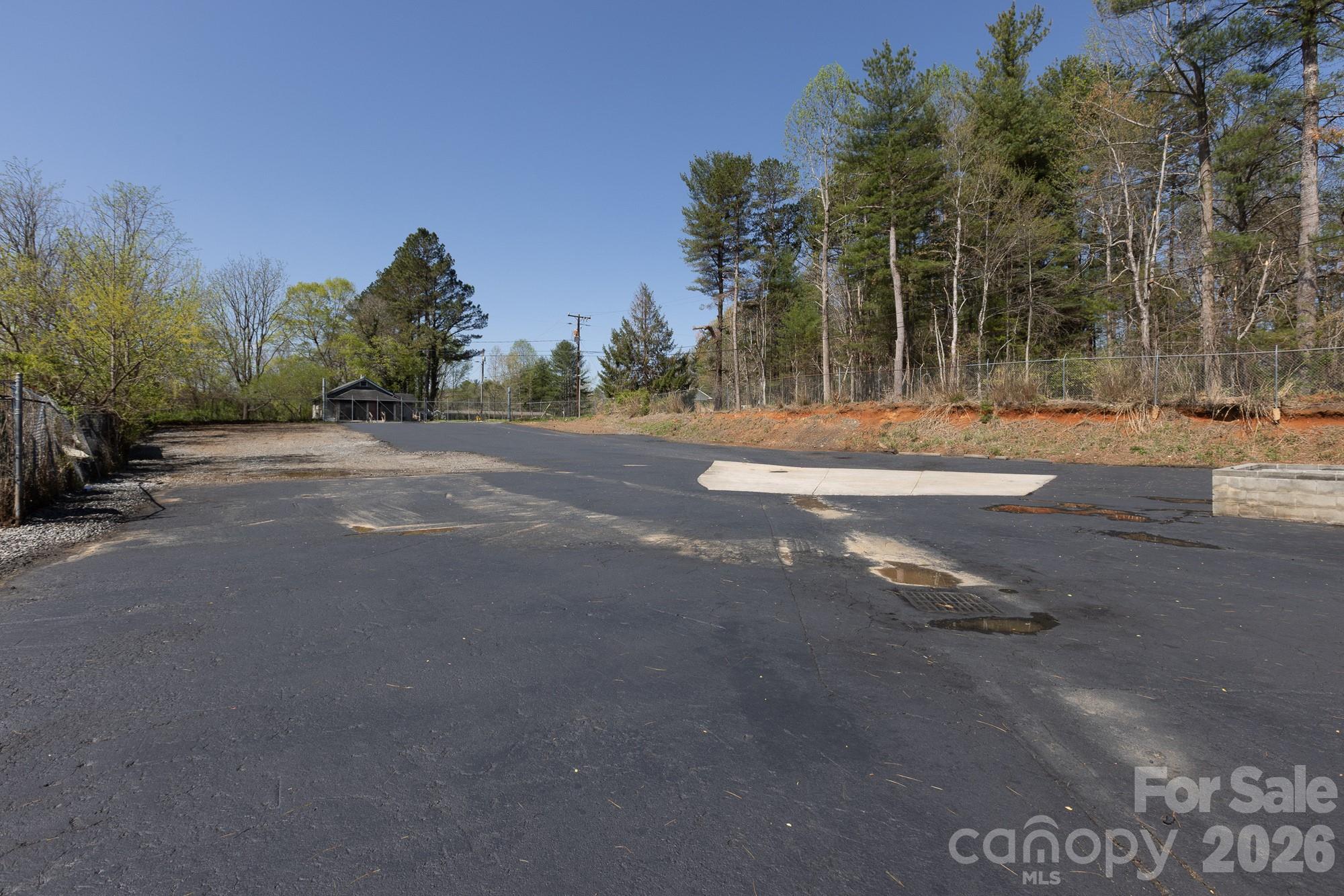 main property photo 10