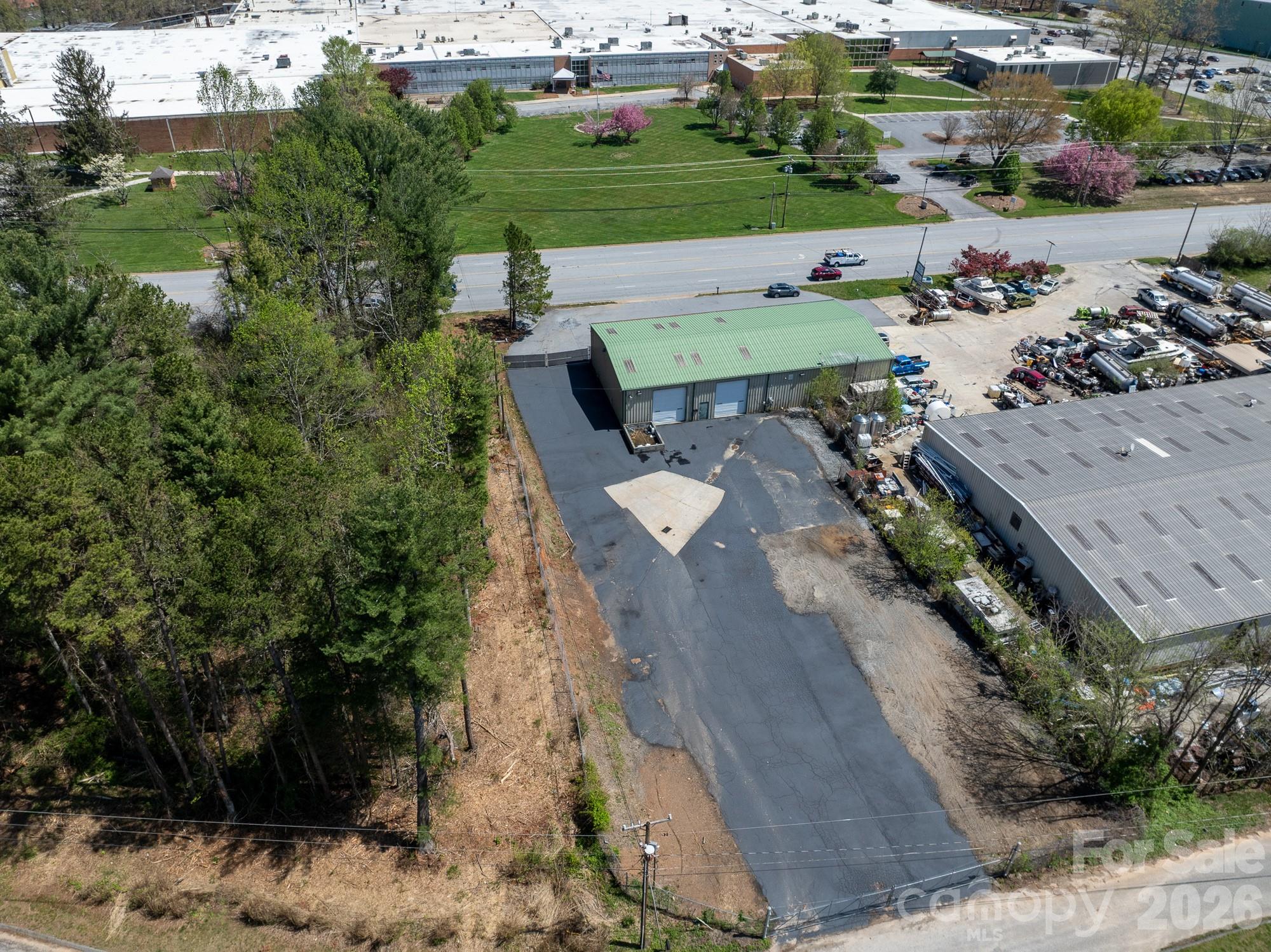 main property photo 7