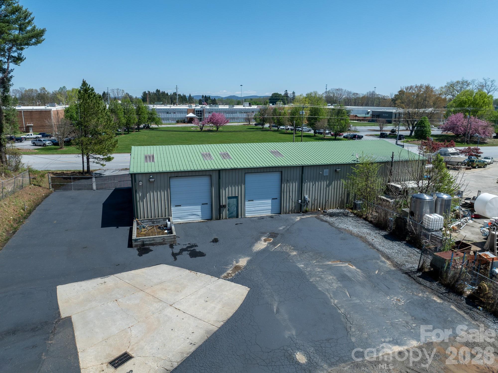 main property photo 8
