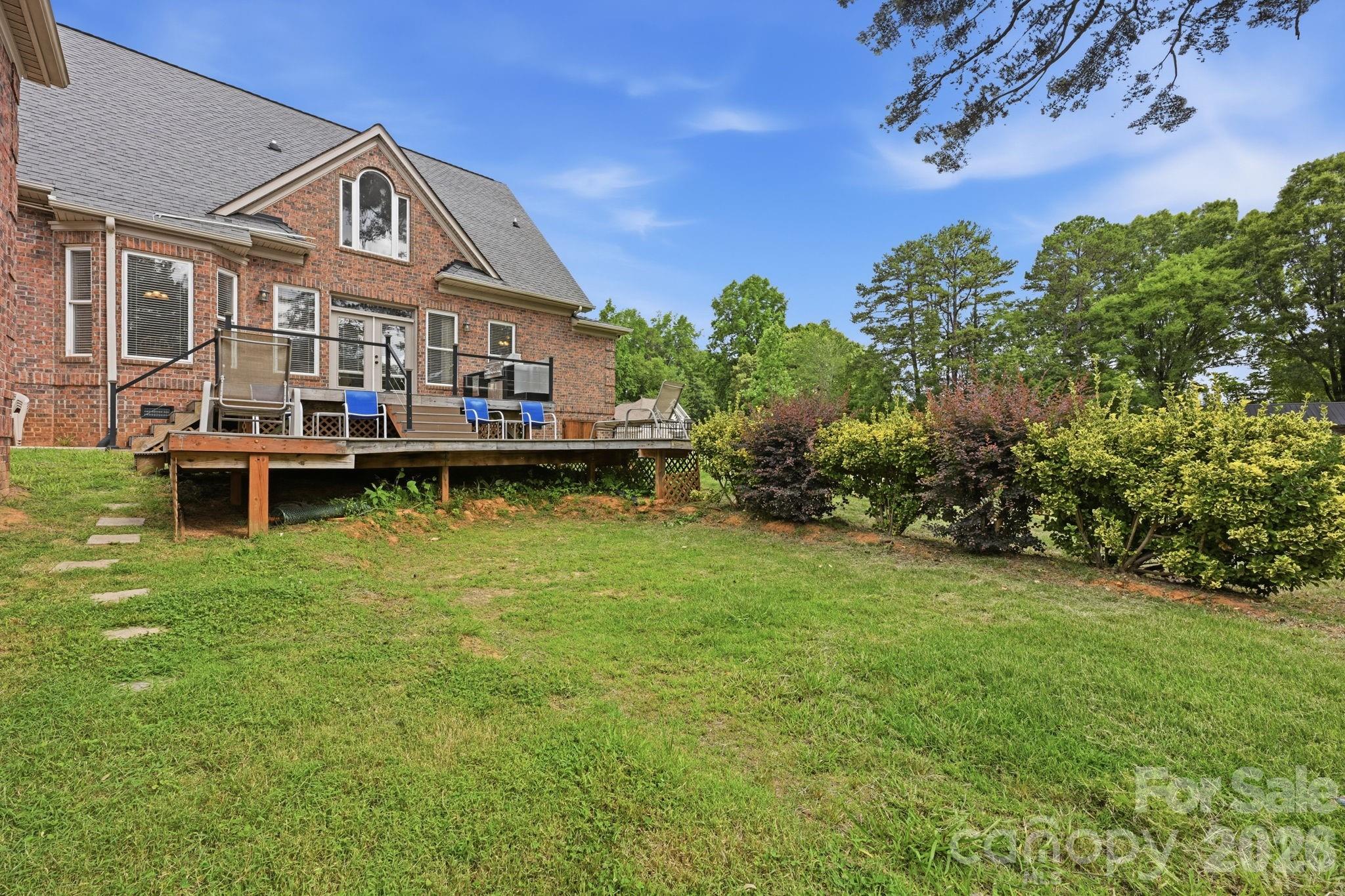 main property photo 34