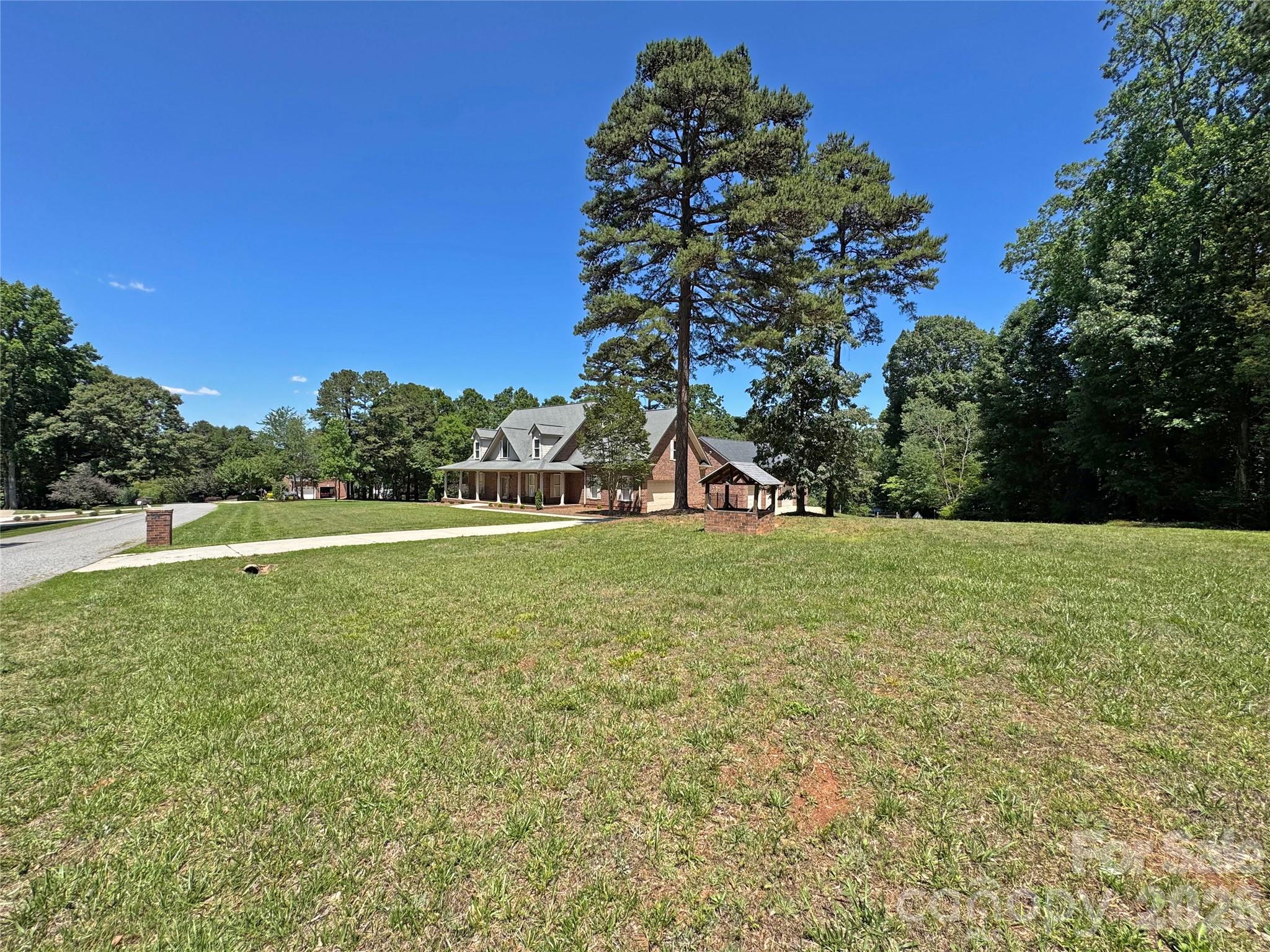 main property photo 45