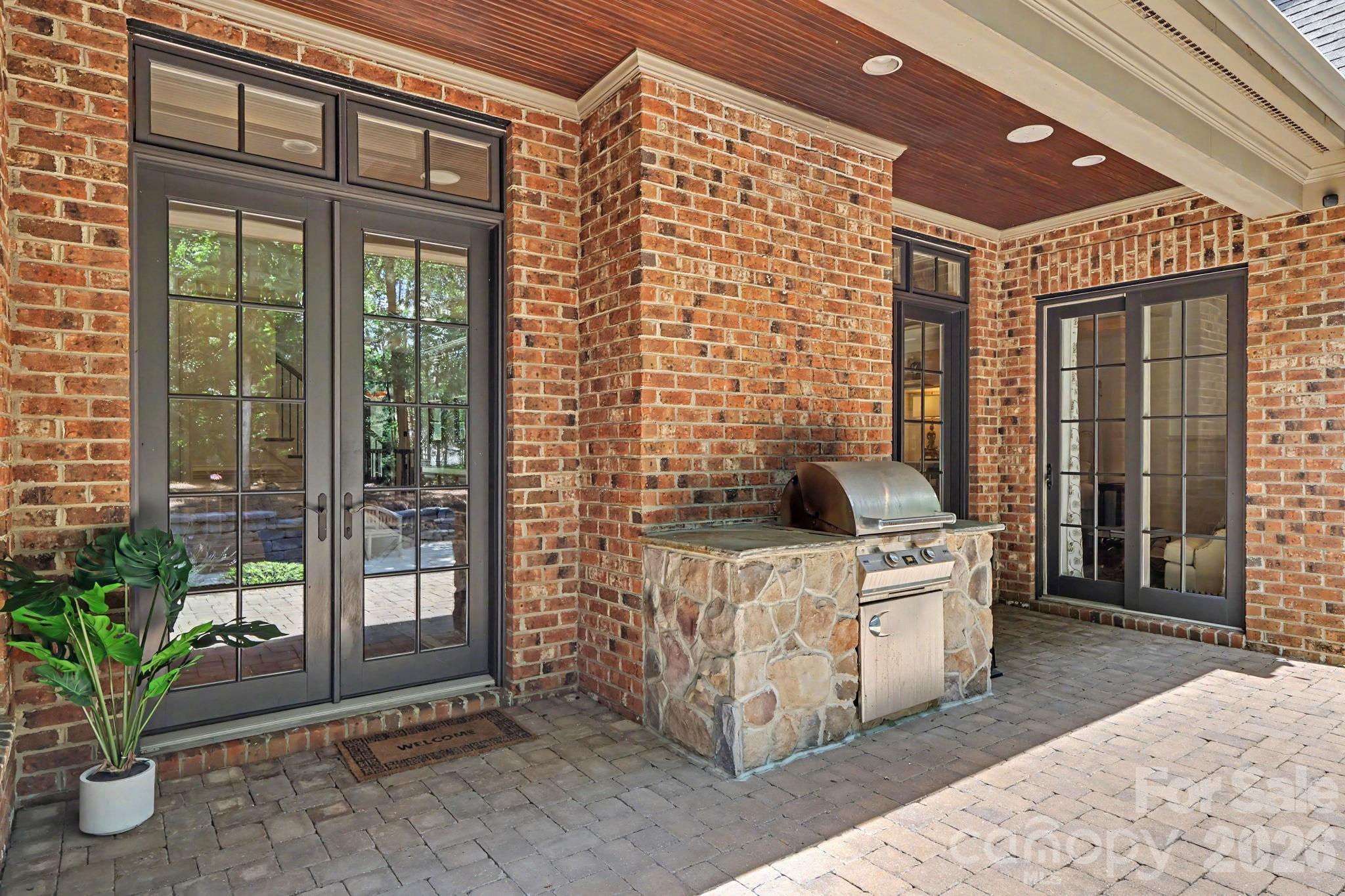 main property photo 34