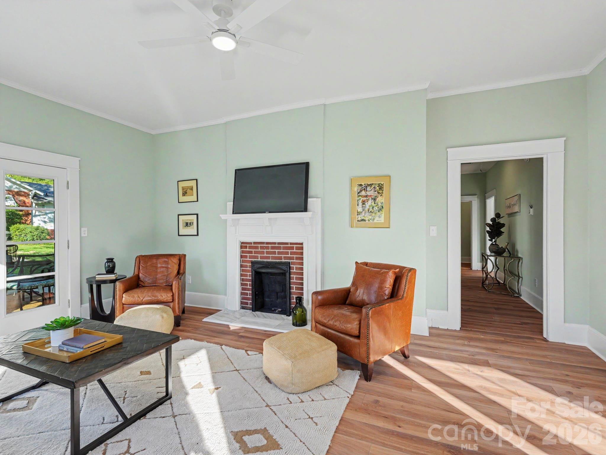 property viewer photo 16