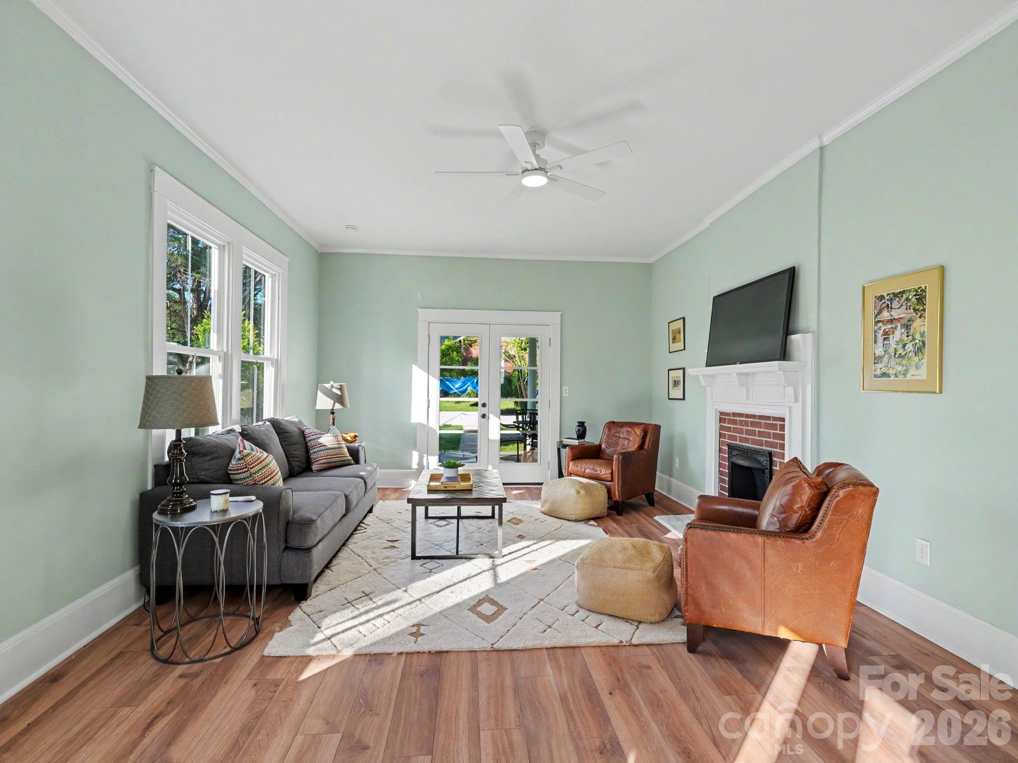property viewer photo 2