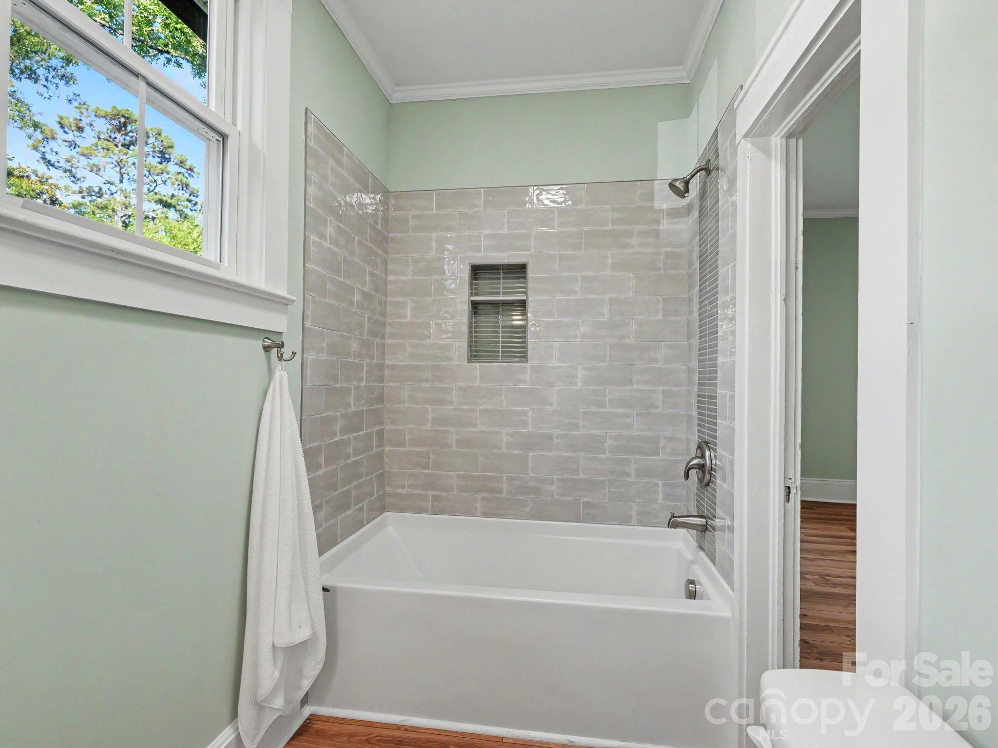 property viewer photo 25