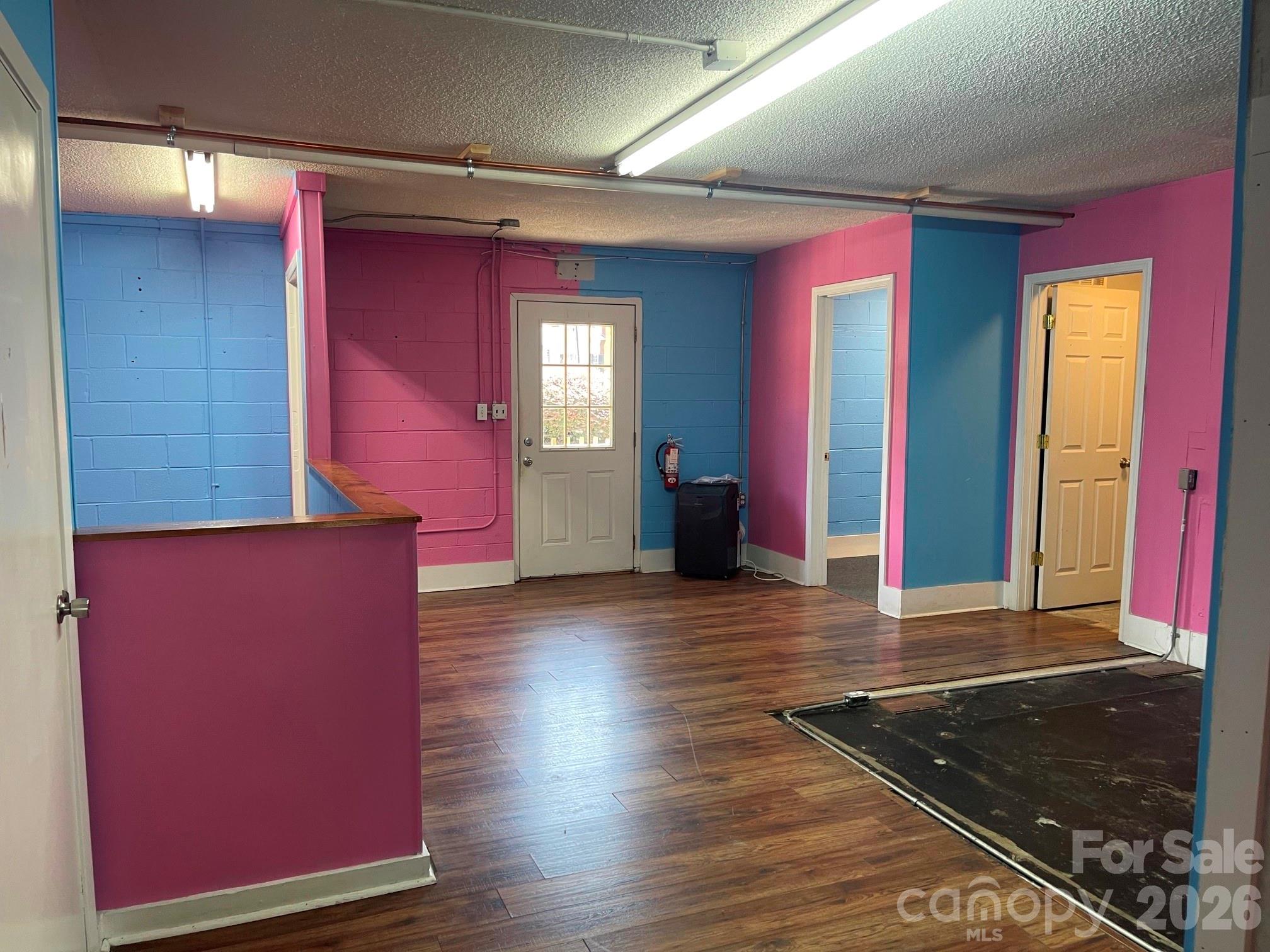 main property photo 8