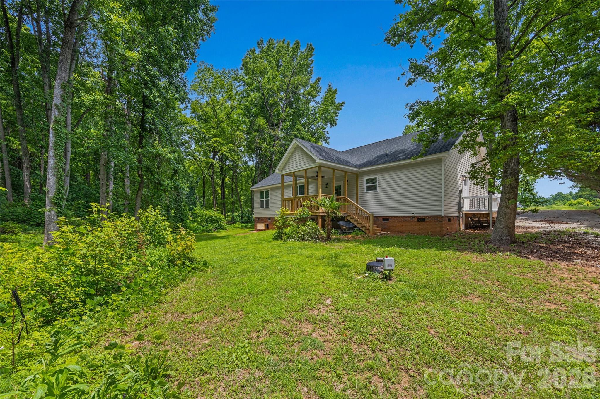 main property photo 28
