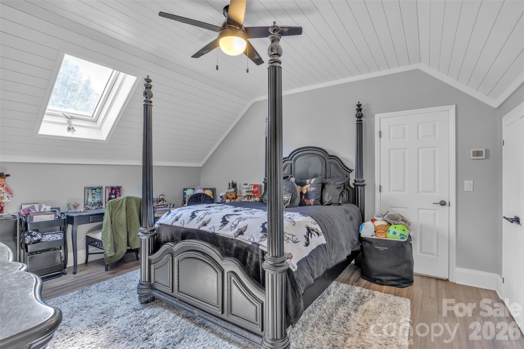 main property photo 33