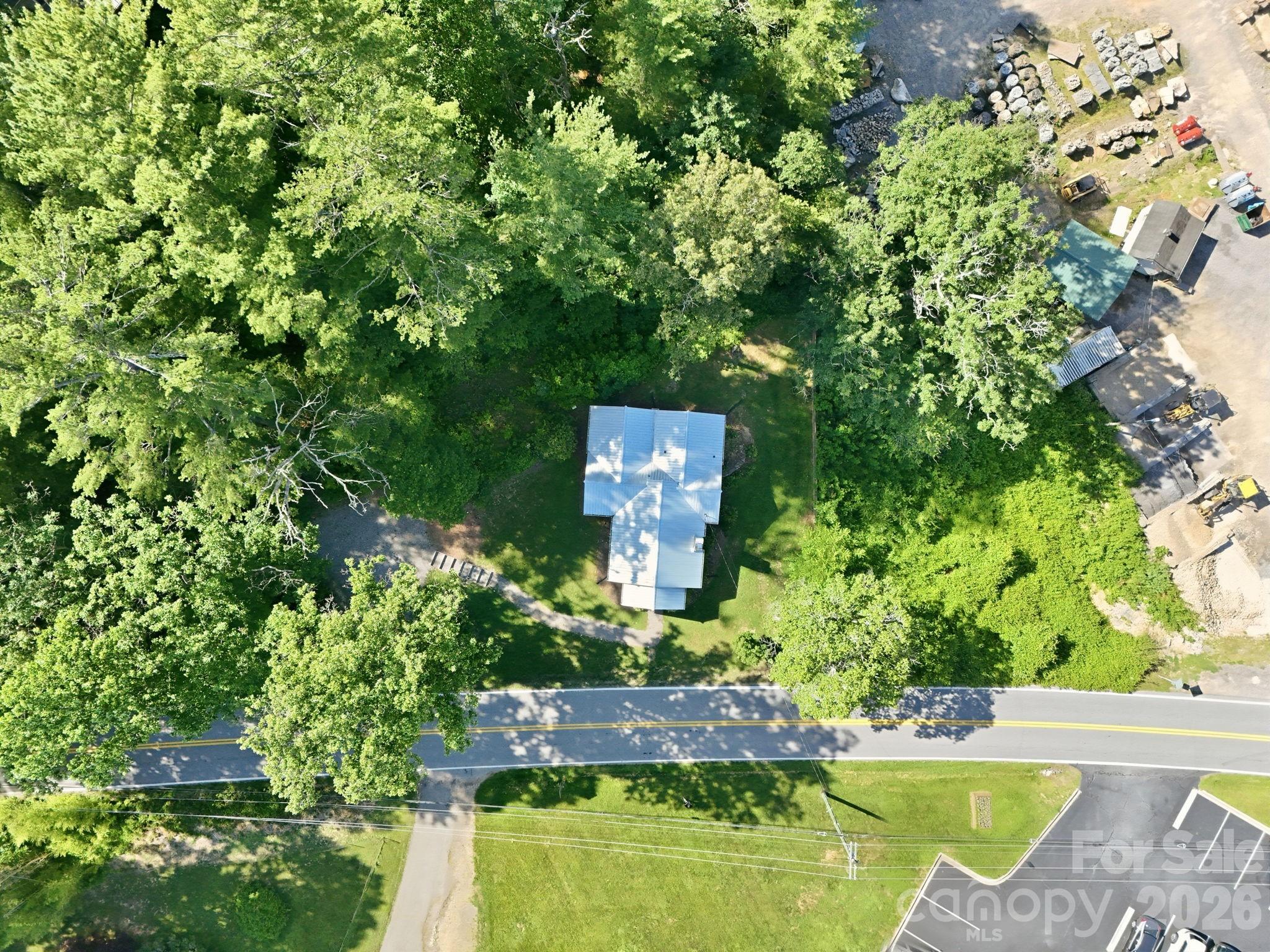 main property photo 40