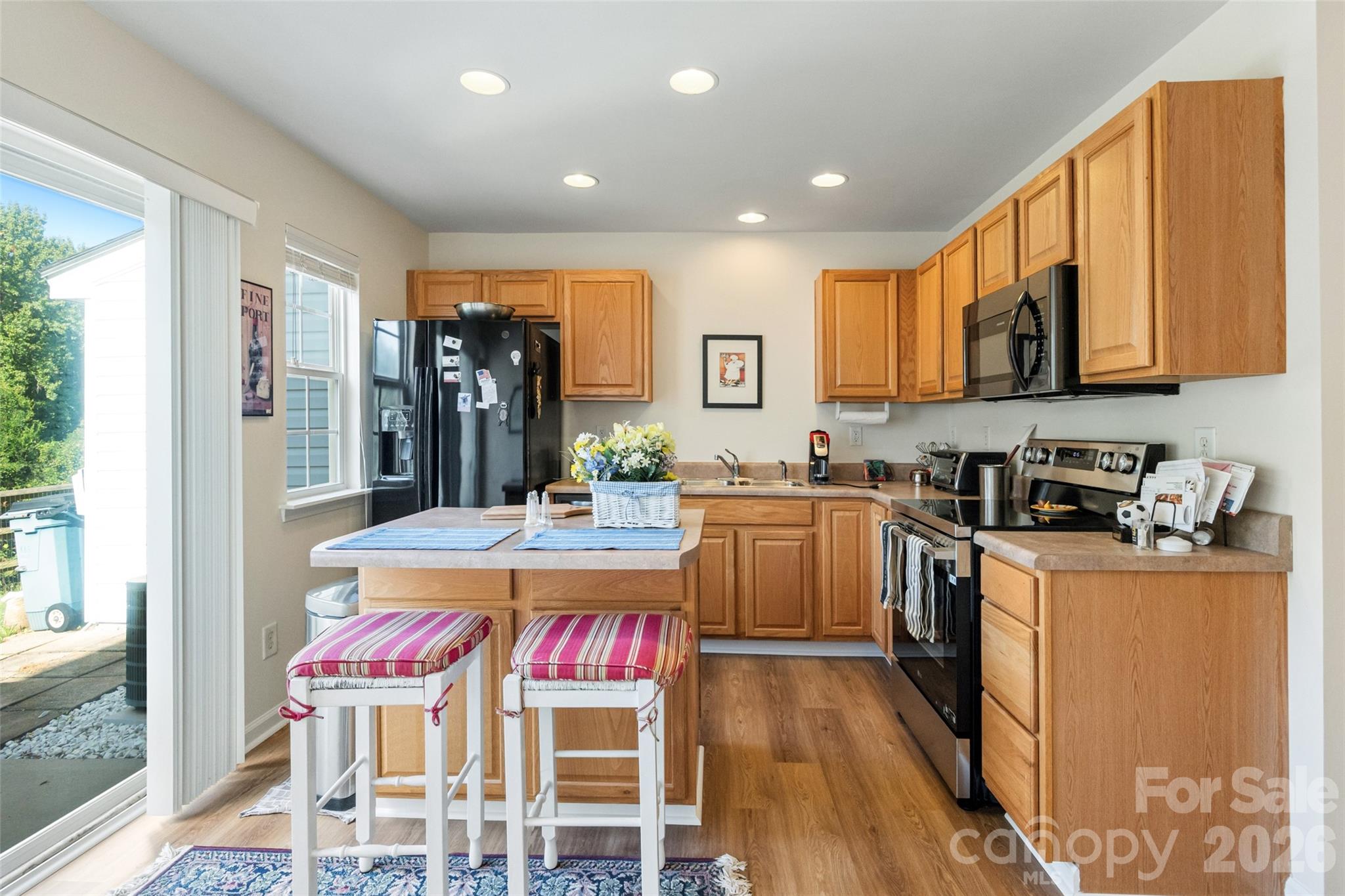 main property photo 9