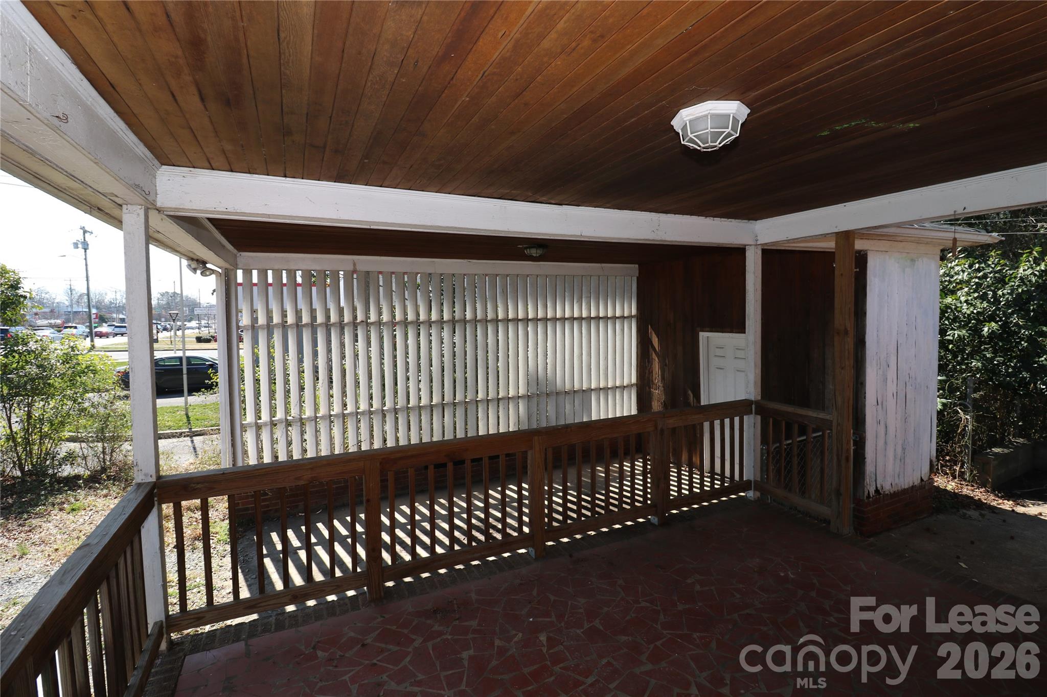 main property photo 28