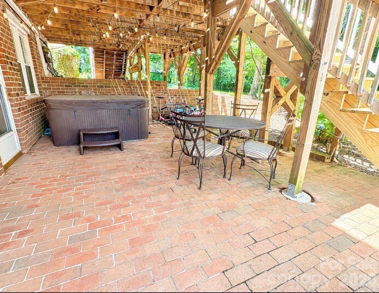 main property photo 32