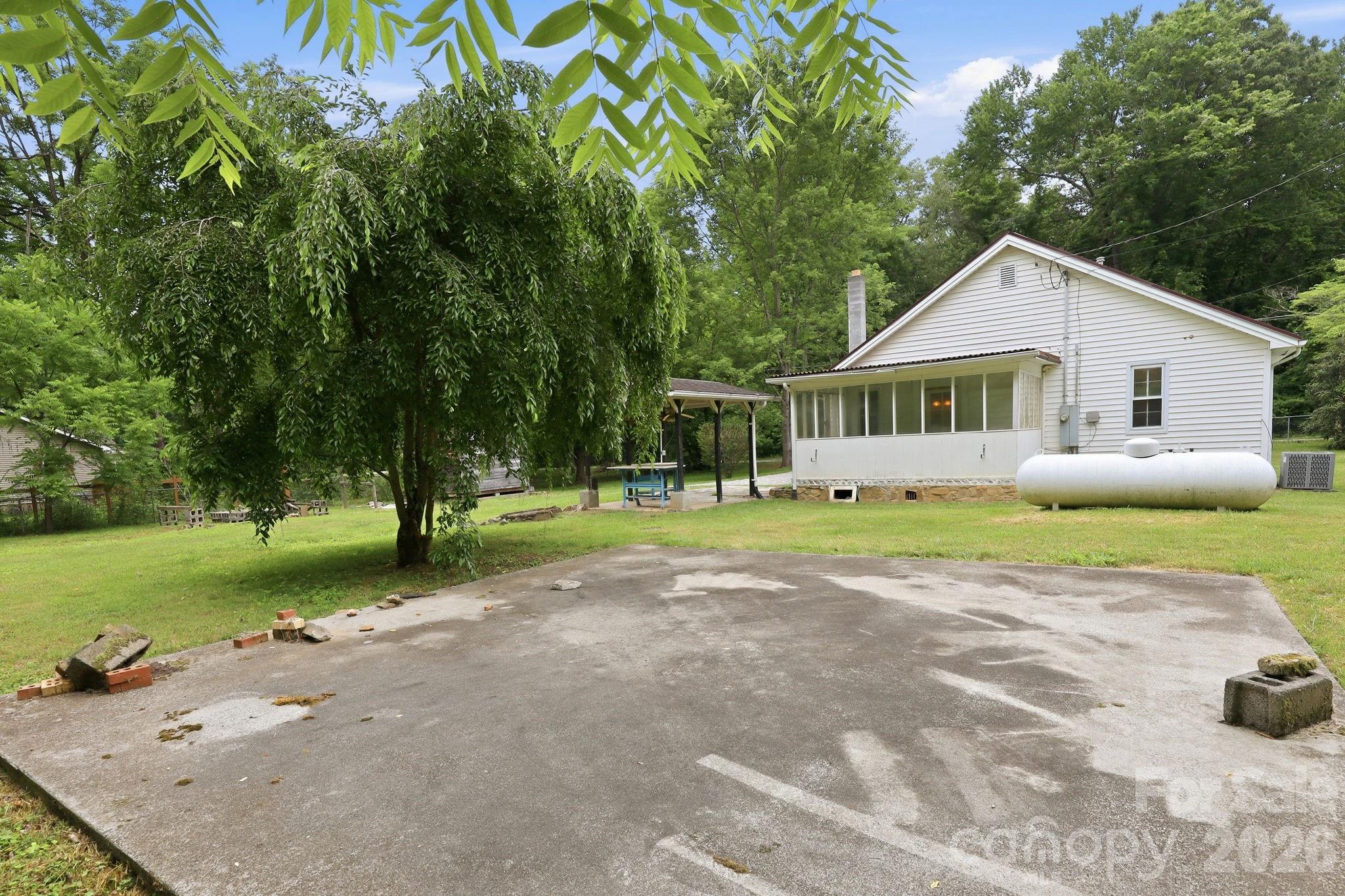 main property photo 30