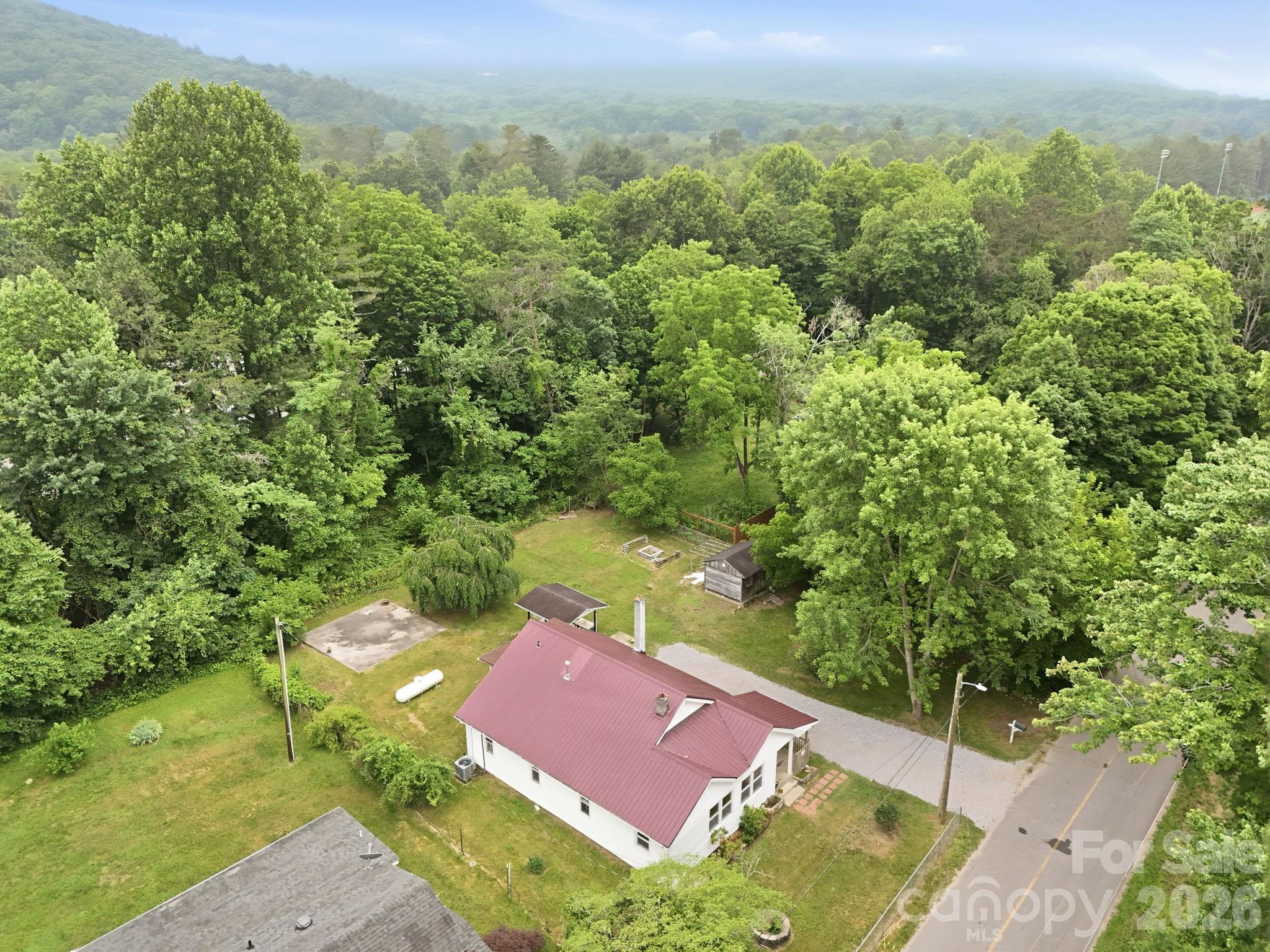 main property photo 31
