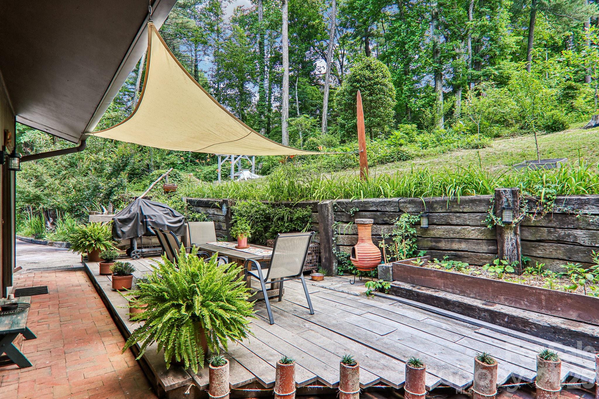 main property photo 34