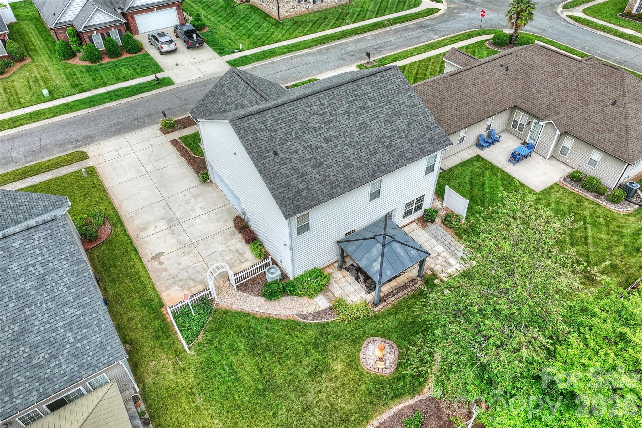 main property photo 40