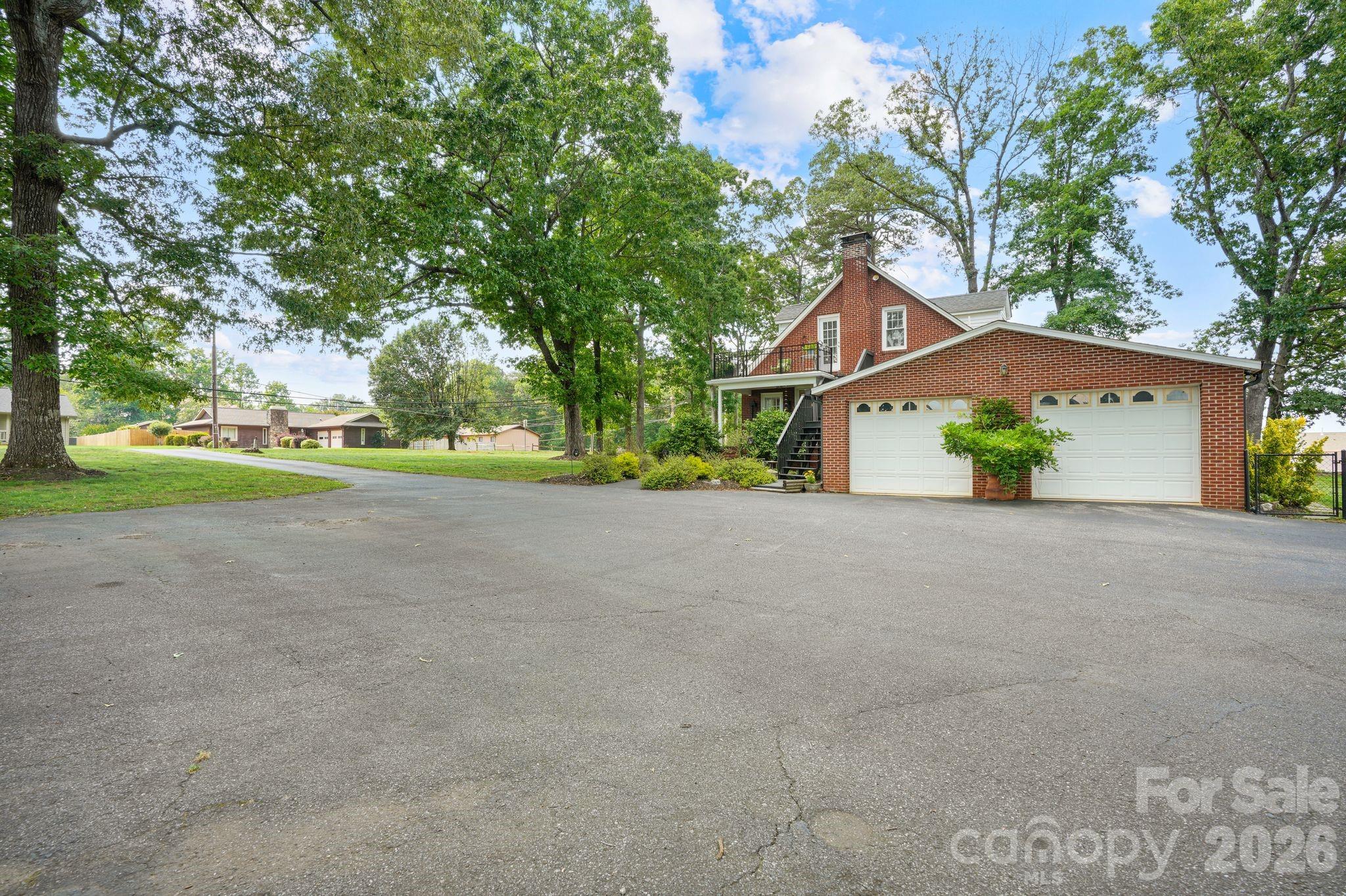 main property photo 18
