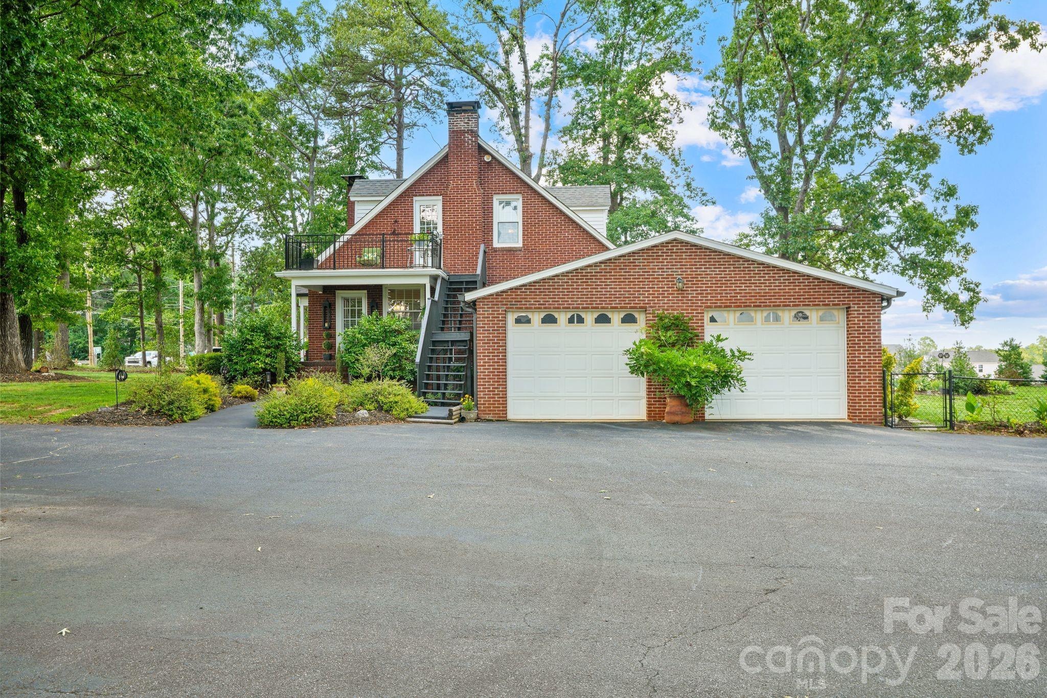 main property photo 9
