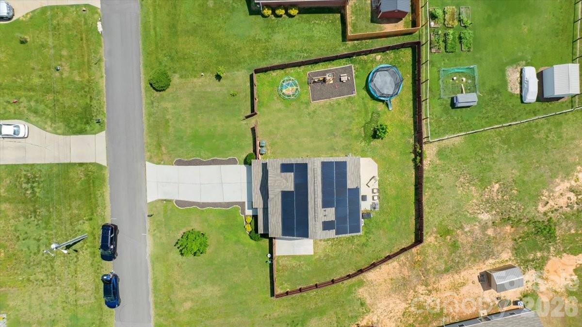 main property photo 40