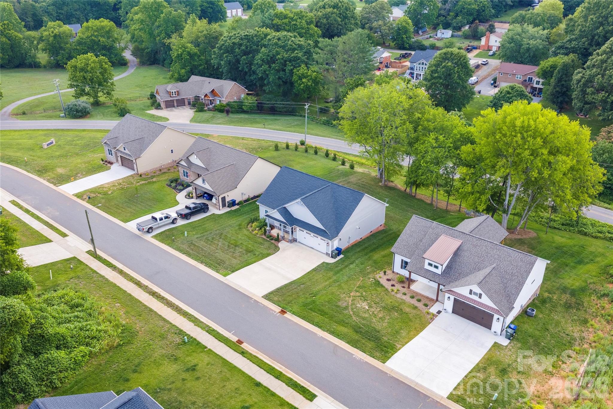 main property photo 10