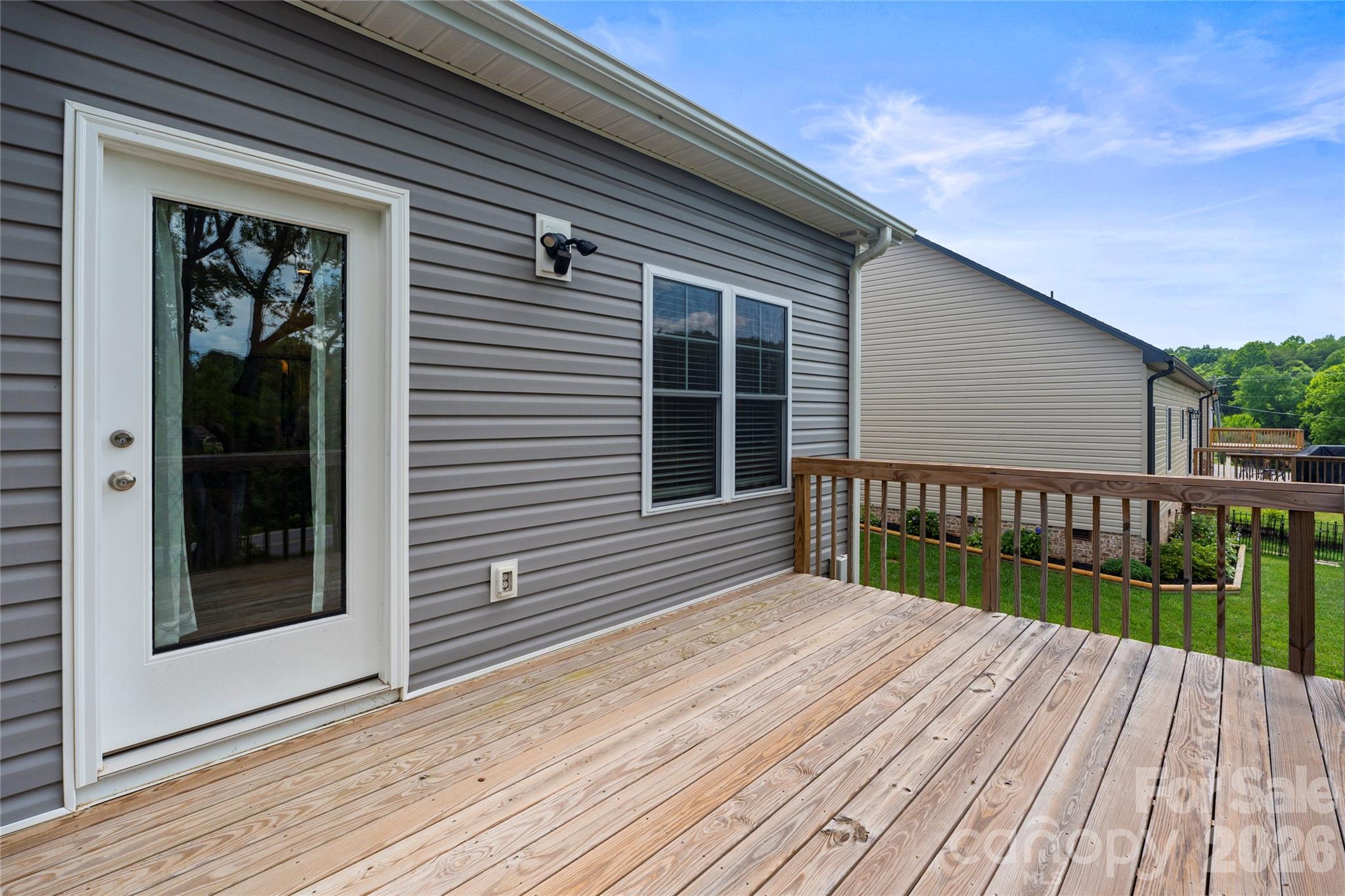 main property photo 9