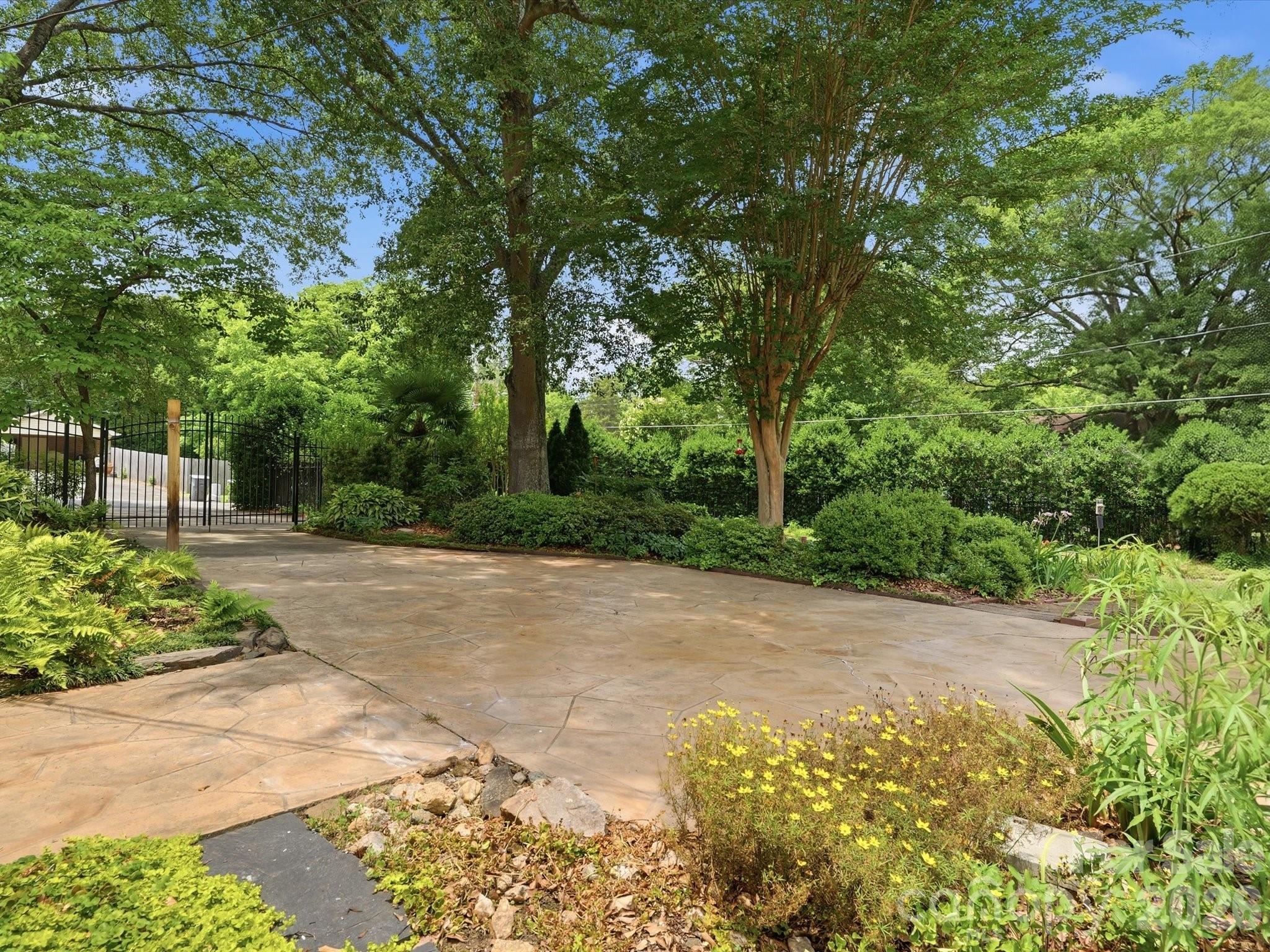 main property photo 40