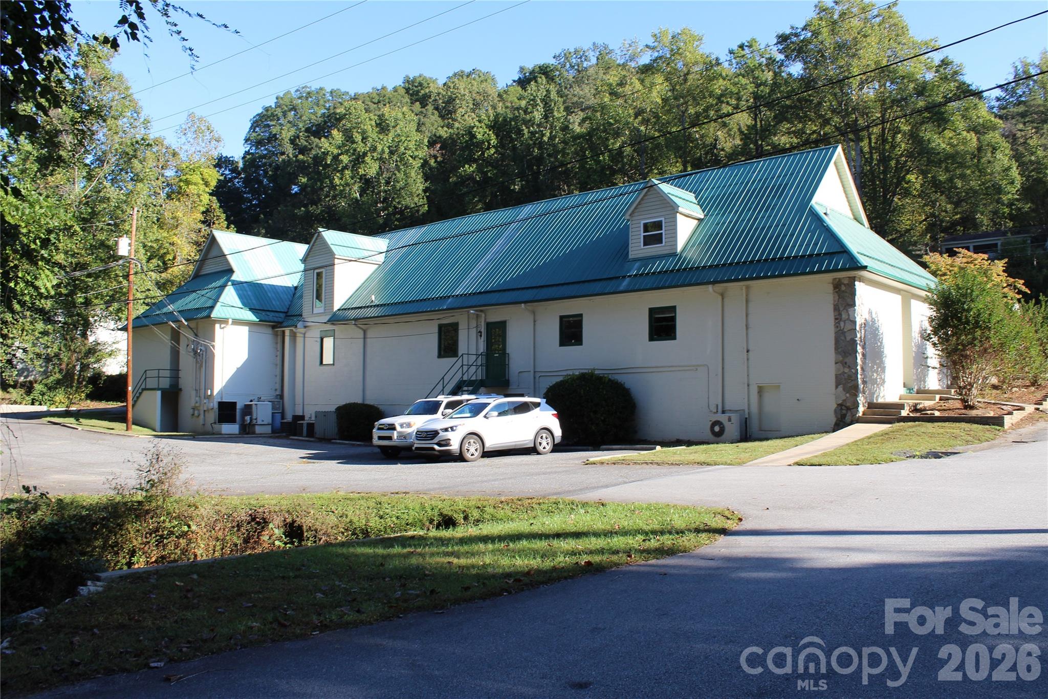 main property photo 30