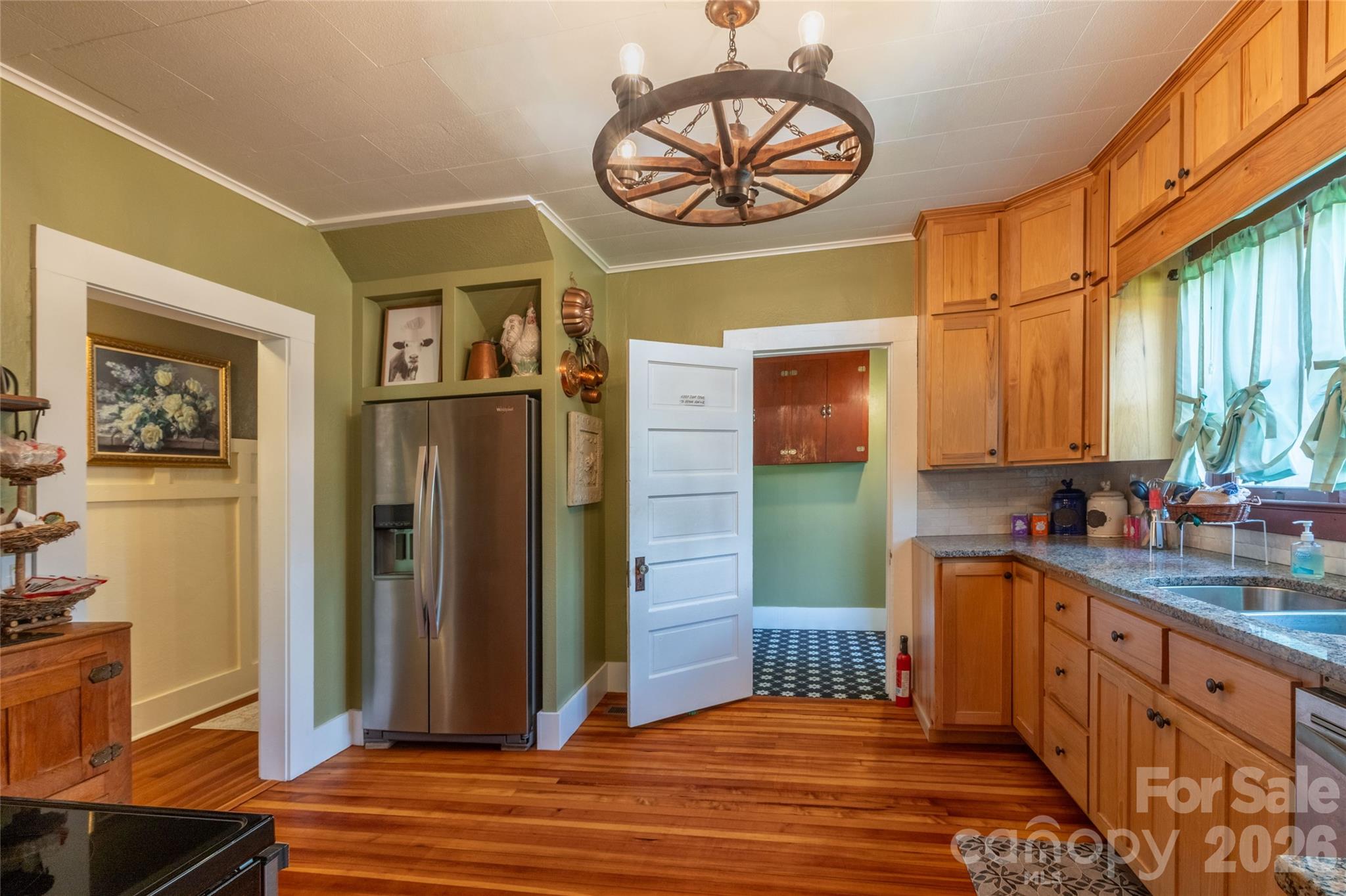 main property photo 12