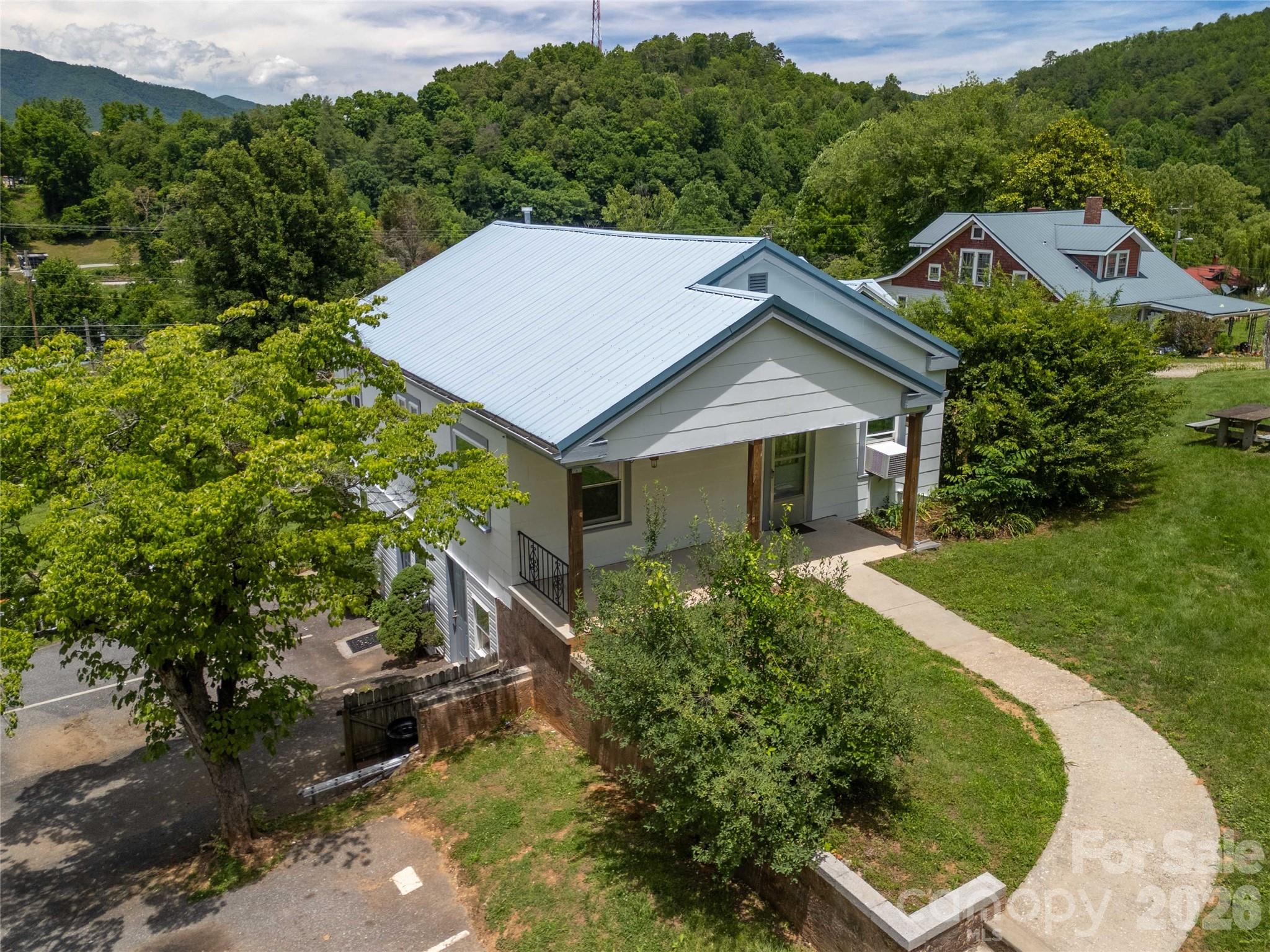 main property photo 3
