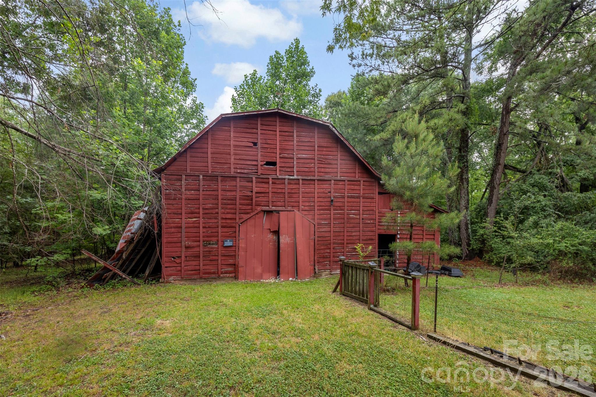 main property photo 24