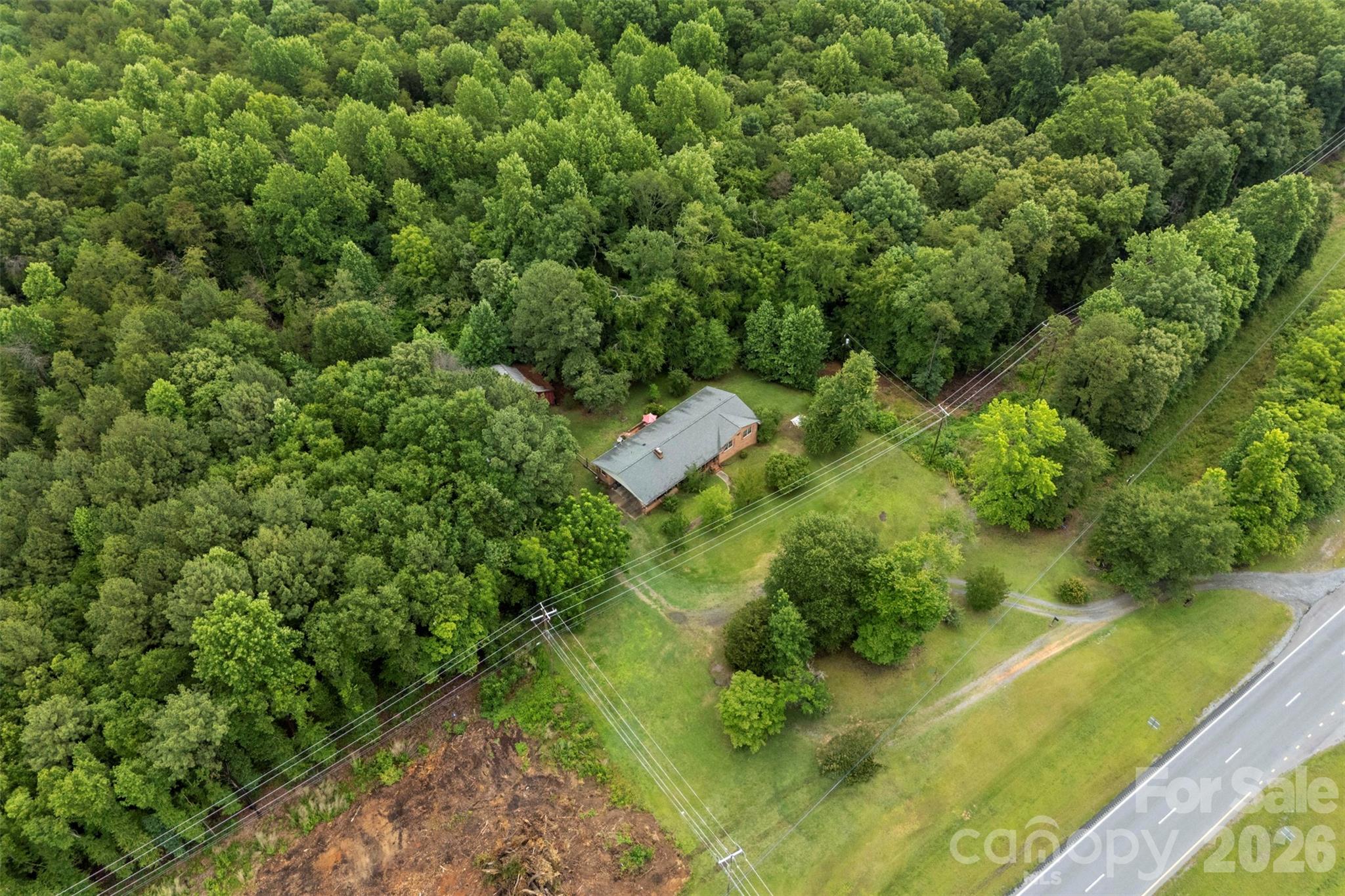 main property photo 28